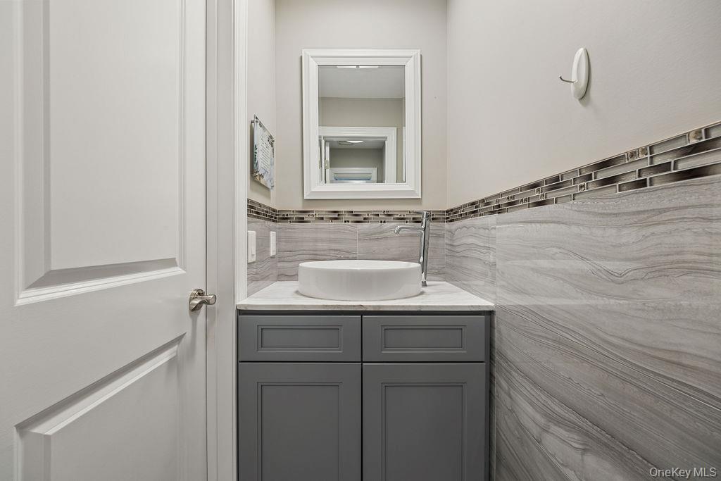 #15 photo, 104 W Maple Avenue, 뉴욕주 Monsey , NY 10952