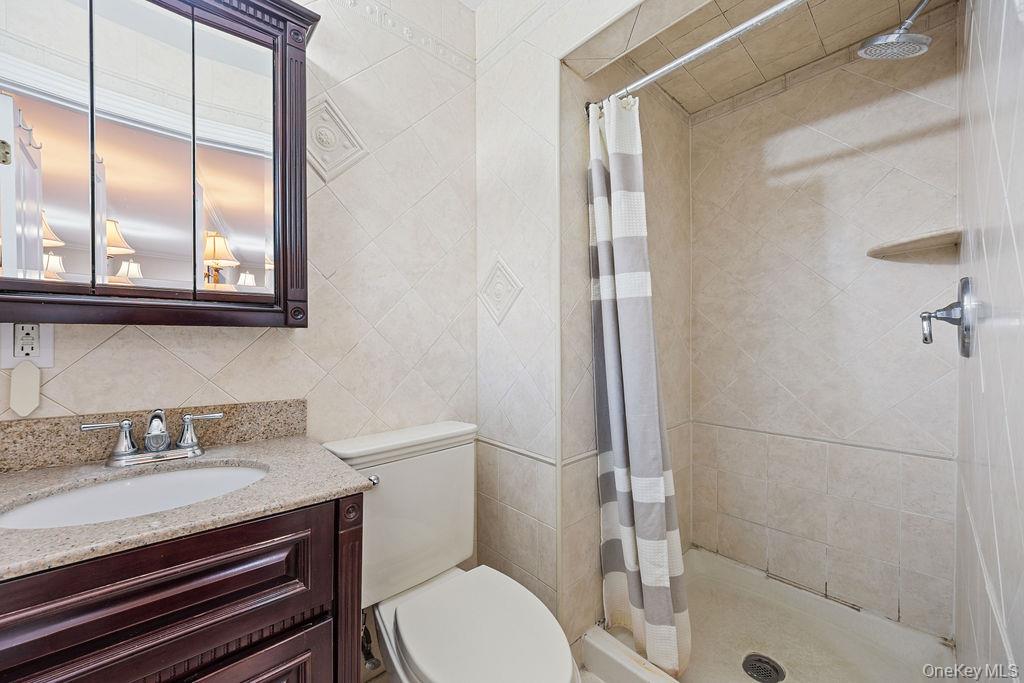 #19 photo, 104 W Maple Avenue, 뉴욕주 Monsey , NY 10952