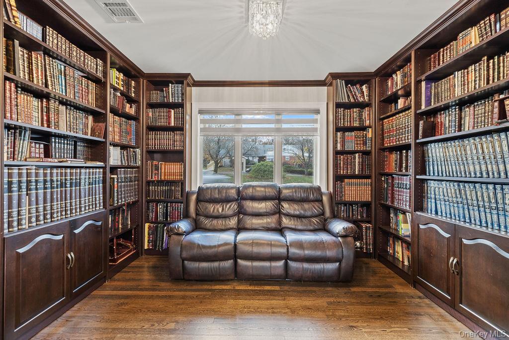 #8 photo, 104 W Maple Avenue, 뉴욕주 Monsey , NY 10952