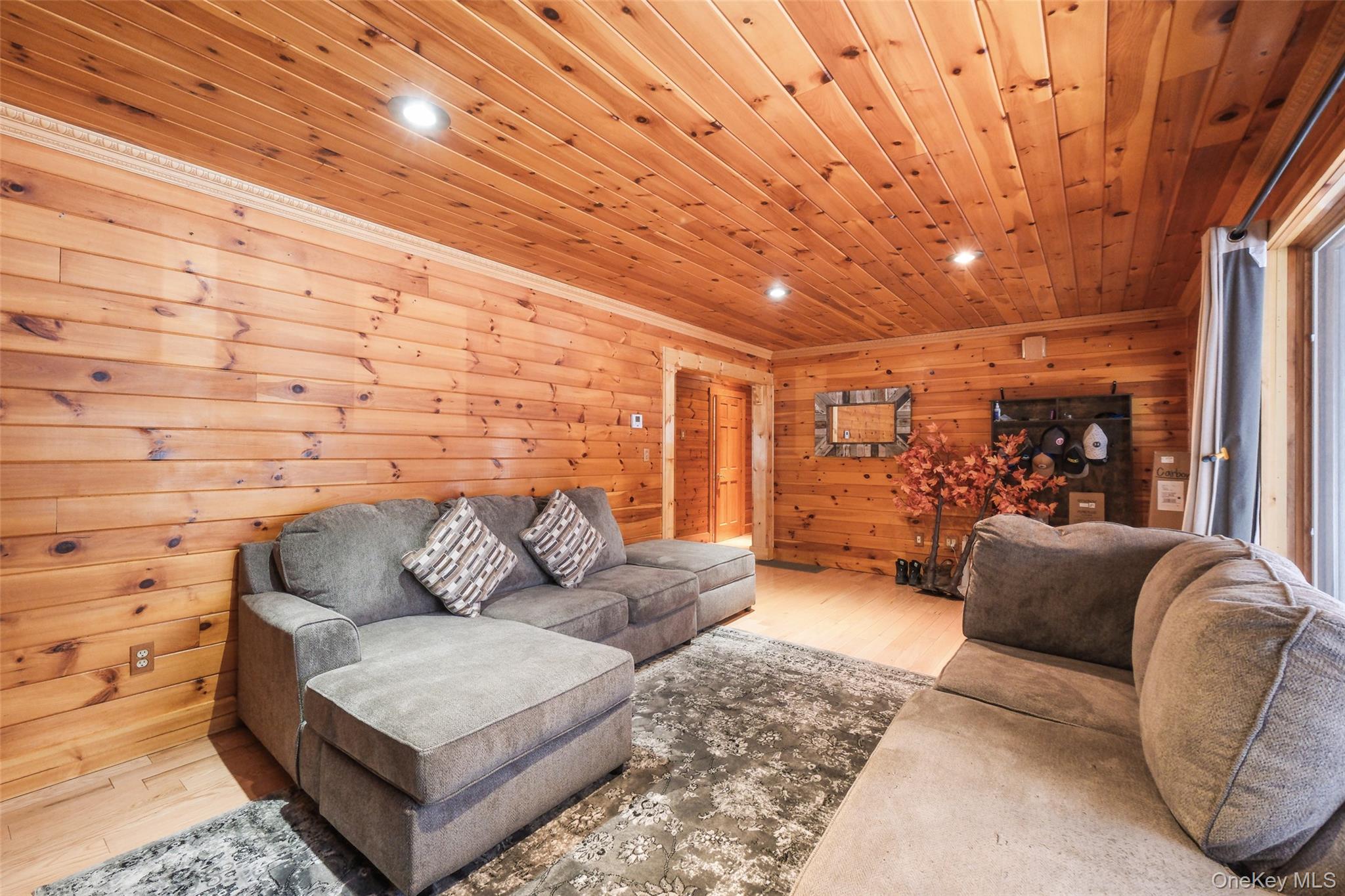 #10 photo, 445 N Quaker Lane, Hyde Park , NY 12538