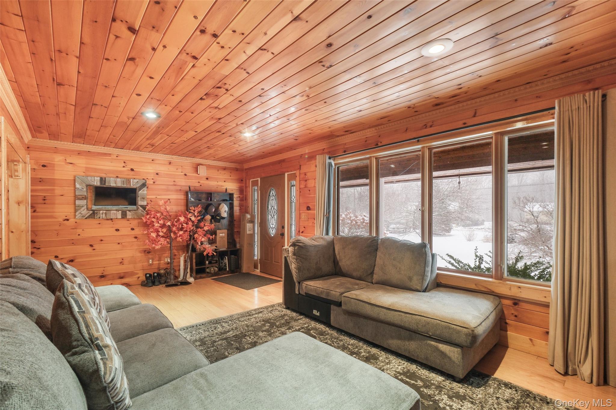 #11 photo, 445 N Quaker Lane, Hyde Park , NY 12538