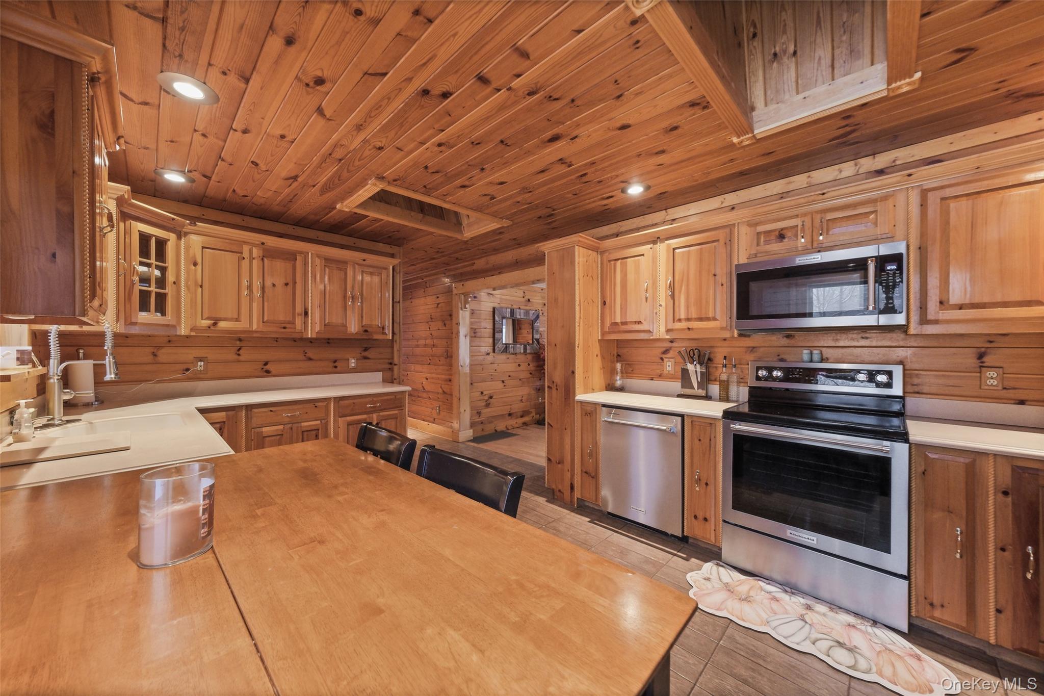 #13 photo, 445 N Quaker Lane, Hyde Park , NY 12538