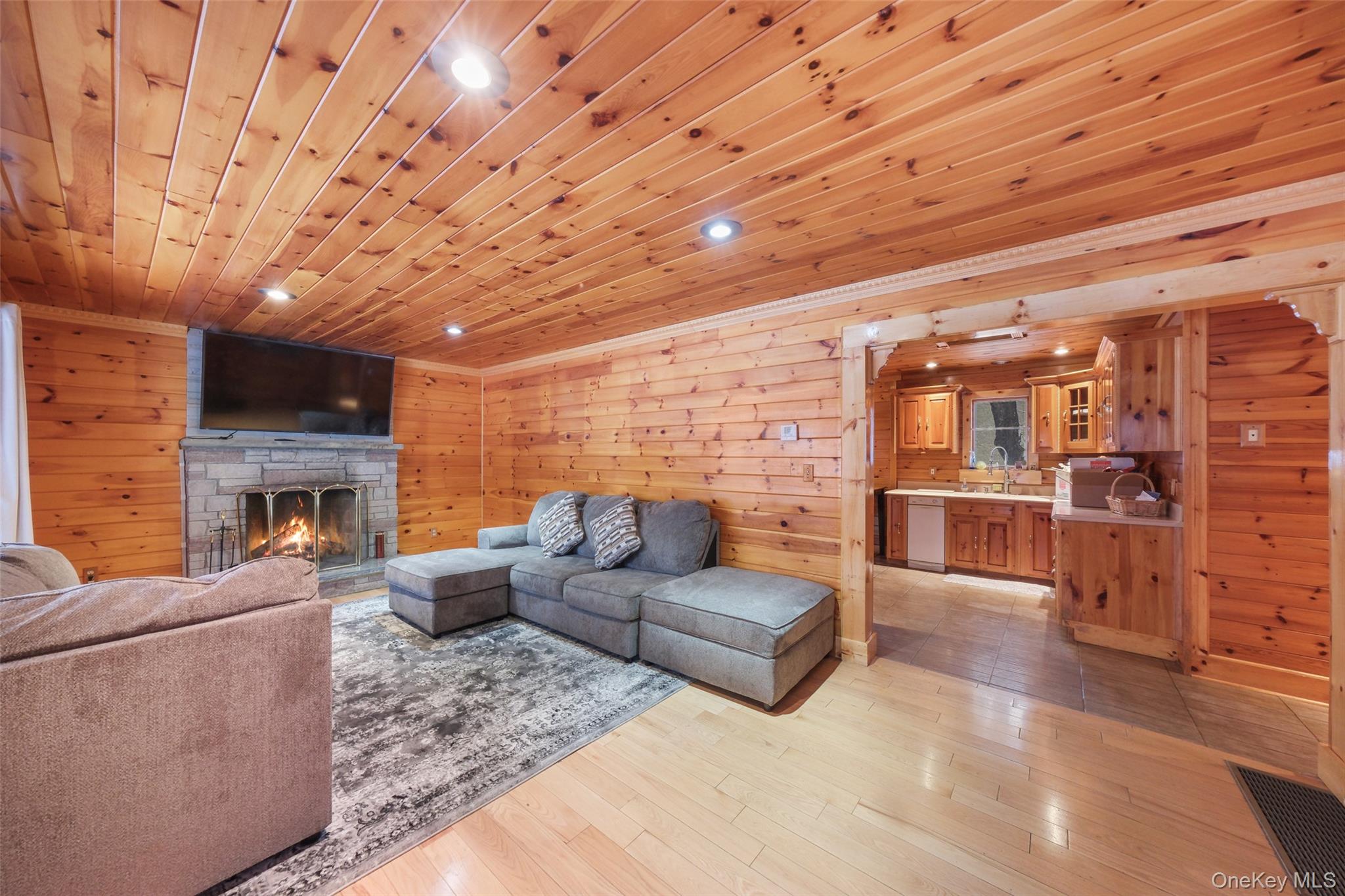 #9 photo, 445 N Quaker Lane, Hyde Park , NY 12538