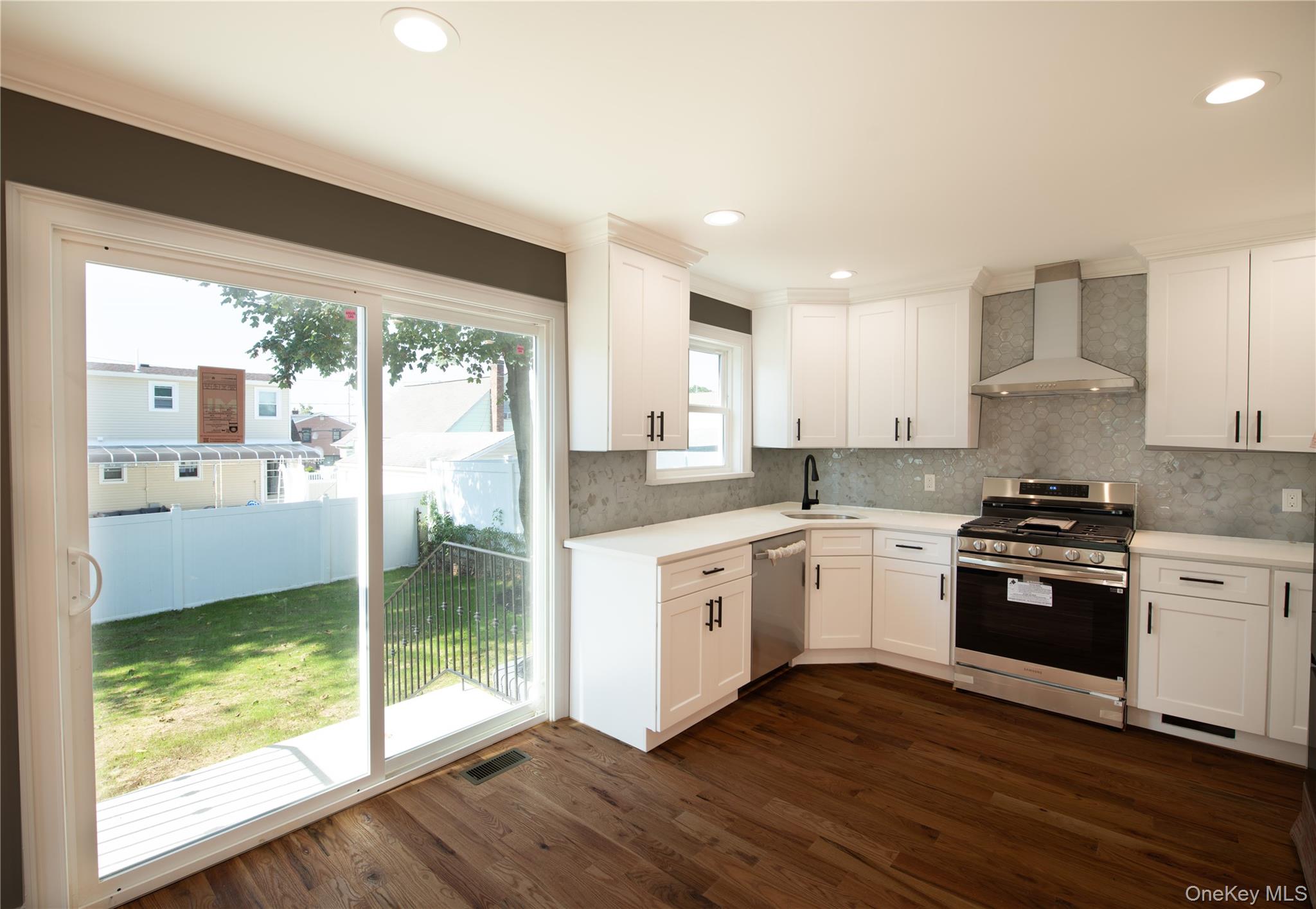 #10 photo, 179 Hillsboro Avenue, नासाउ काउंटी Elmont , NY 11003