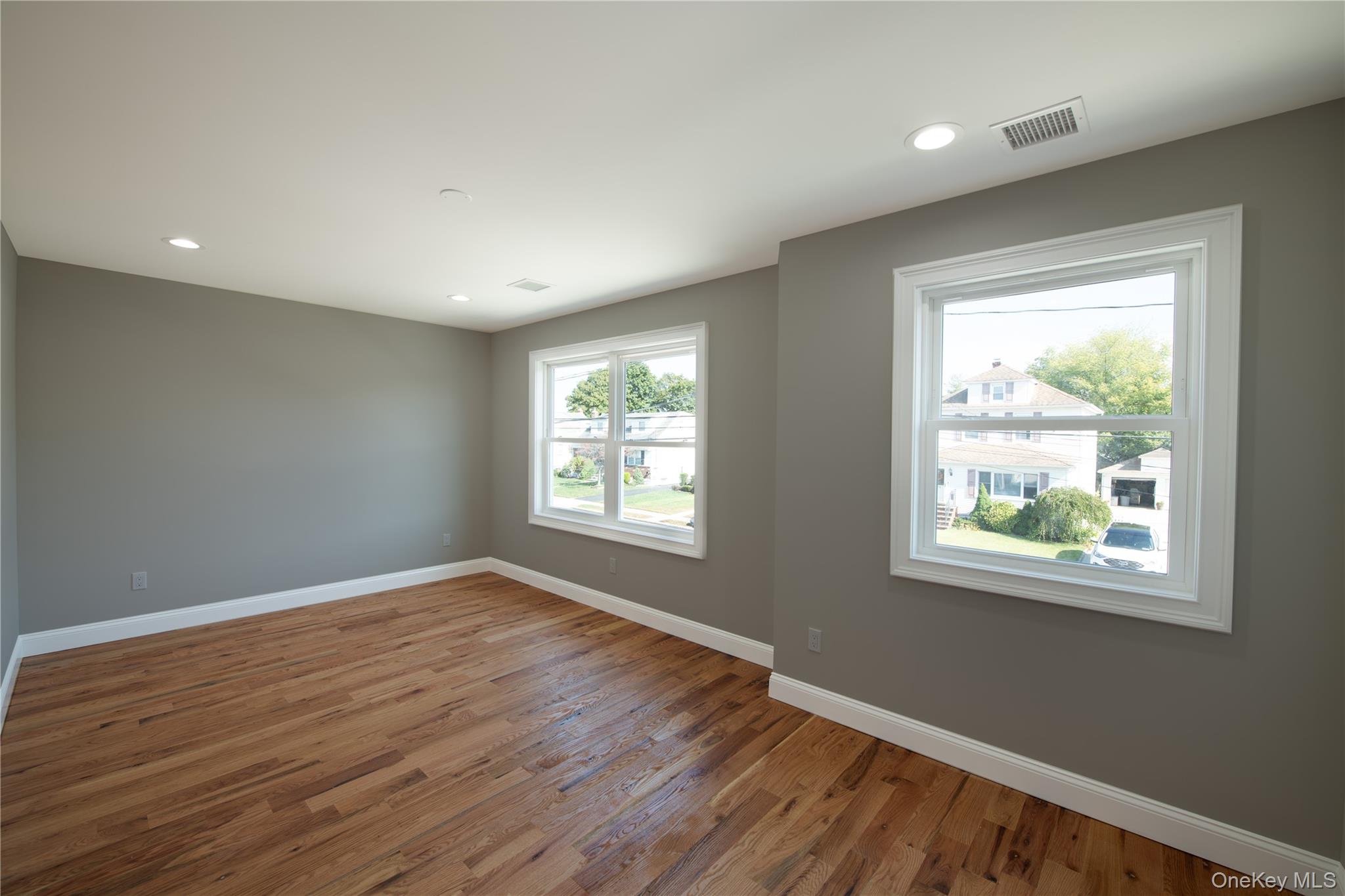 #14 photo, 179 Hillsboro Avenue, नासाउ काउंटी Elmont , NY 11003