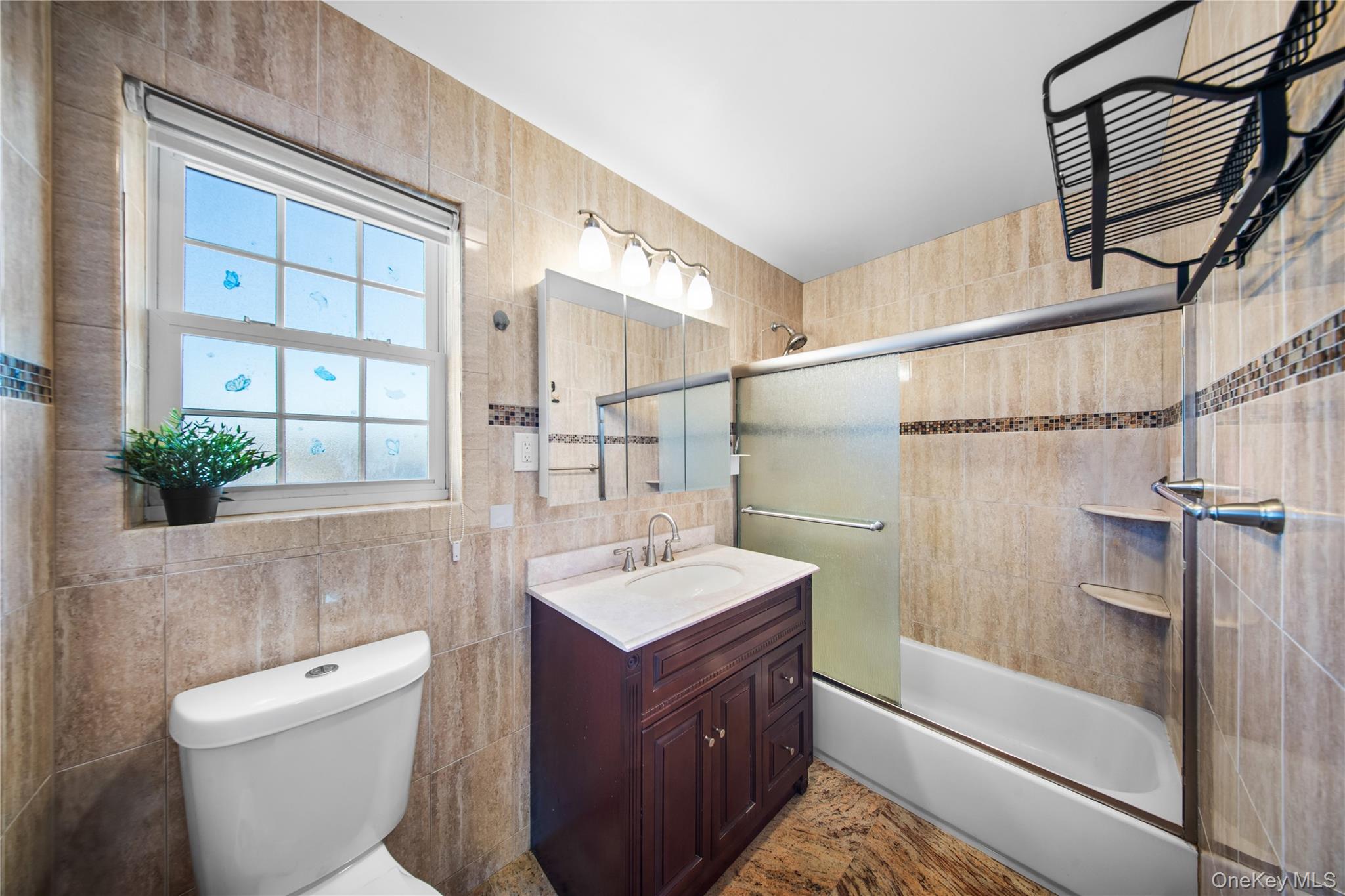 #15 photo, 2421 Atlantic Boulevard, नासाउ काउंटी Wantagh , NY 11793