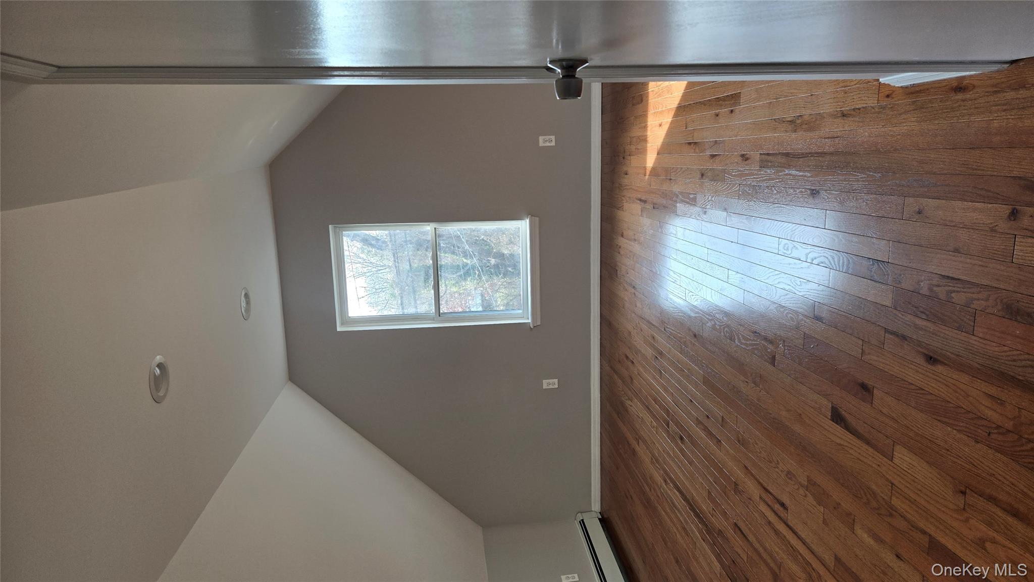 #12 photo, 37 E Rogues Path, সাফোক কাউন্টি Huntington Station , NY 11746