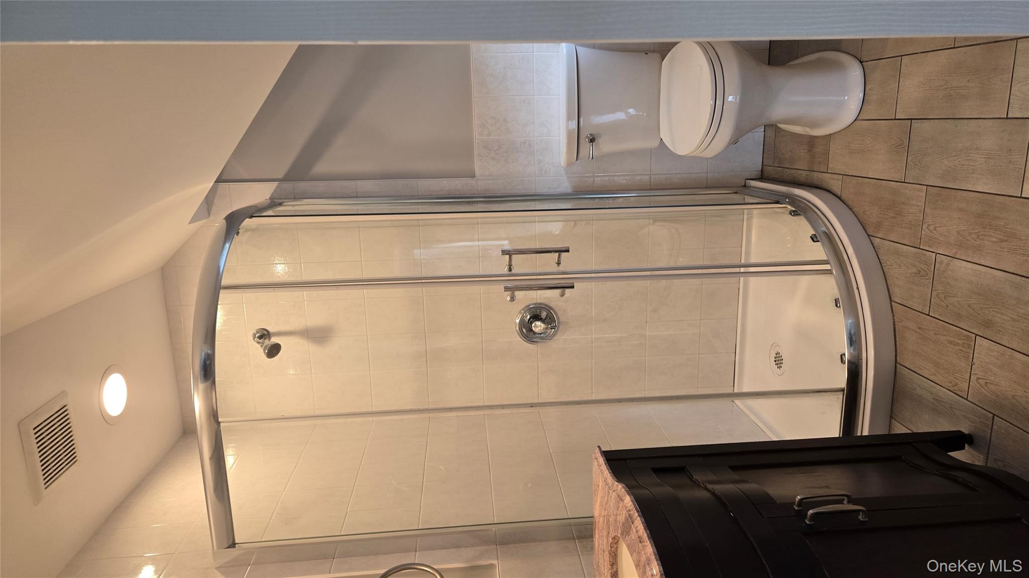 #13 photo, 37 E Rogues Path, সাফোক কাউন্টি Huntington Station , NY 11746