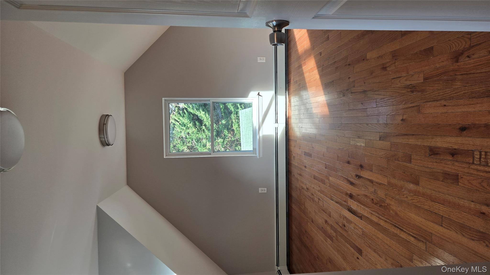 #14 photo, 37 E Rogues Path, সাফোক কাউন্টি Huntington Station , NY 11746