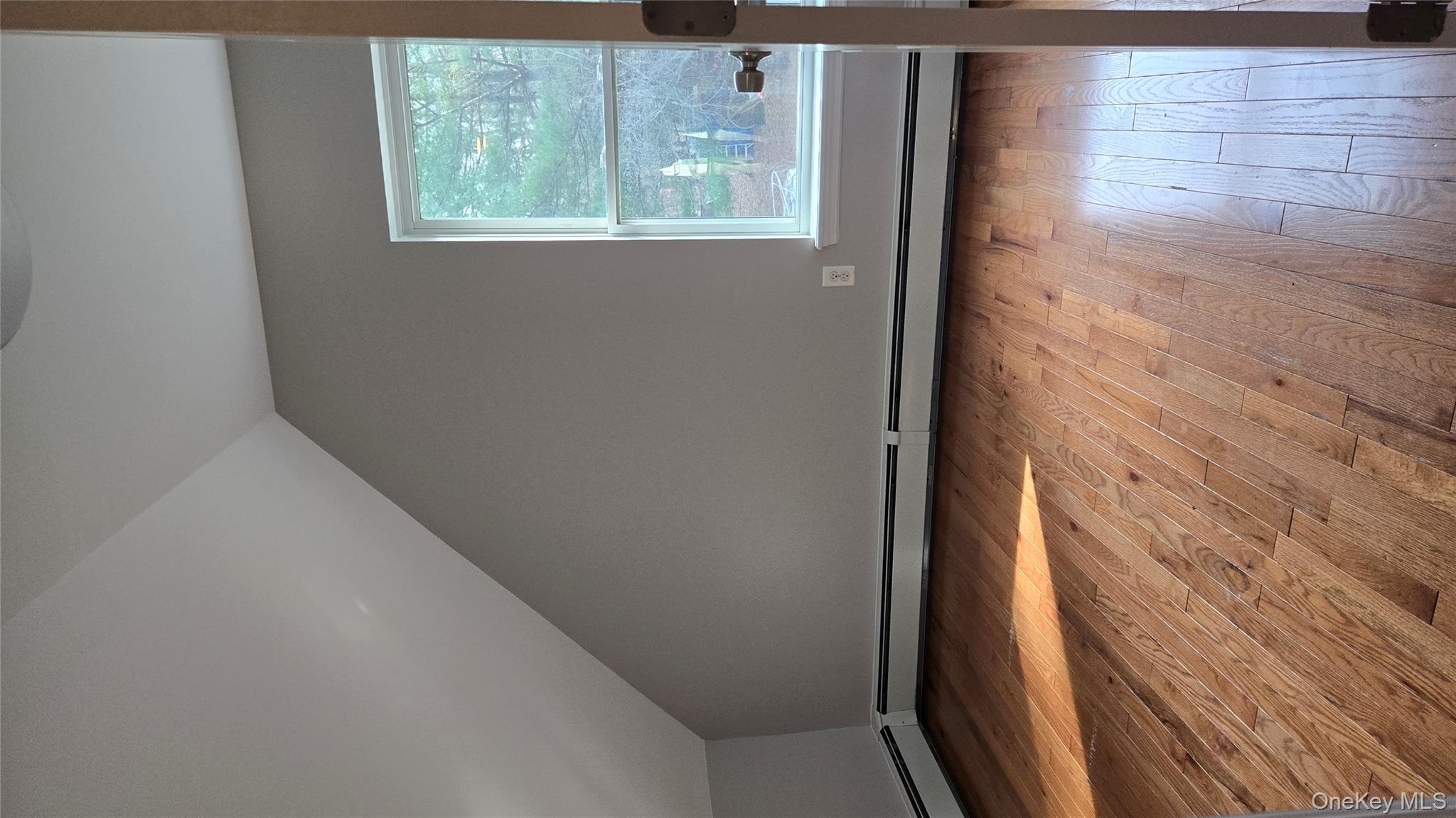 #15 photo, 37 E Rogues Path, সাফোক কাউন্টি Huntington Station , NY 11746