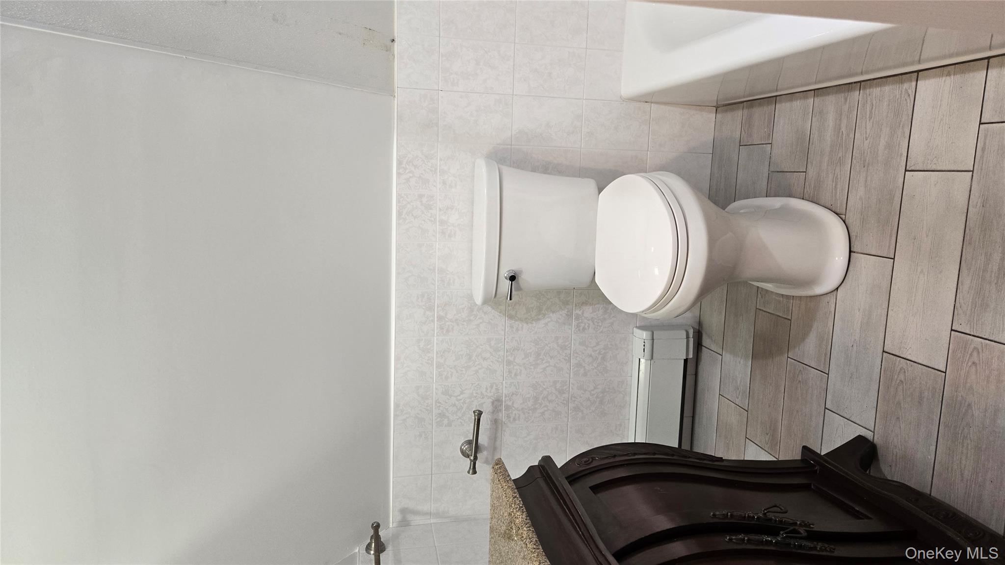 #16 photo, 37 E Rogues Path, সাফোক কাউন্টি Huntington Station , NY 11746