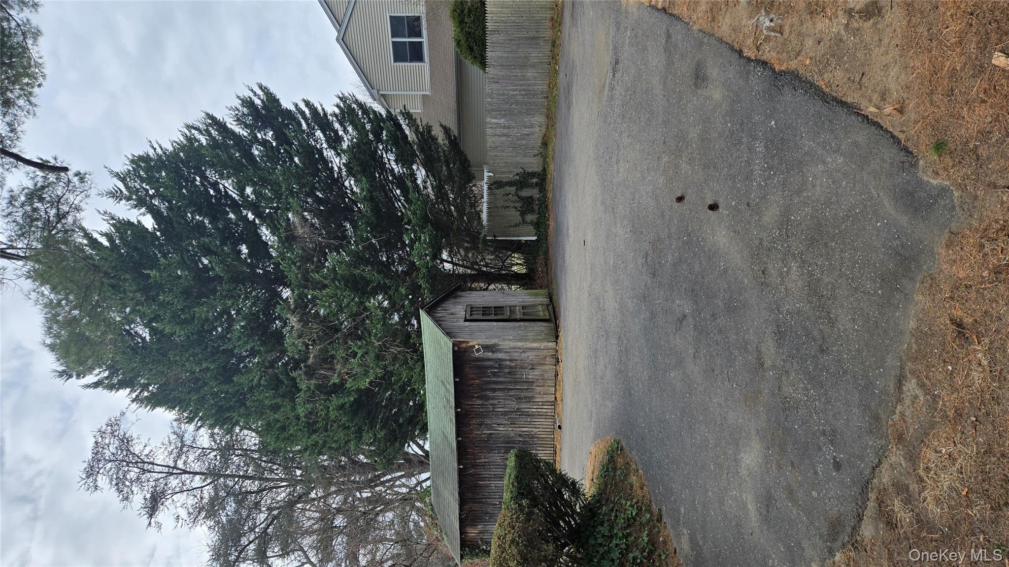 #18 photo, 37 E Rogues Path, সাফোক কাউন্টি Huntington Station , NY 11746