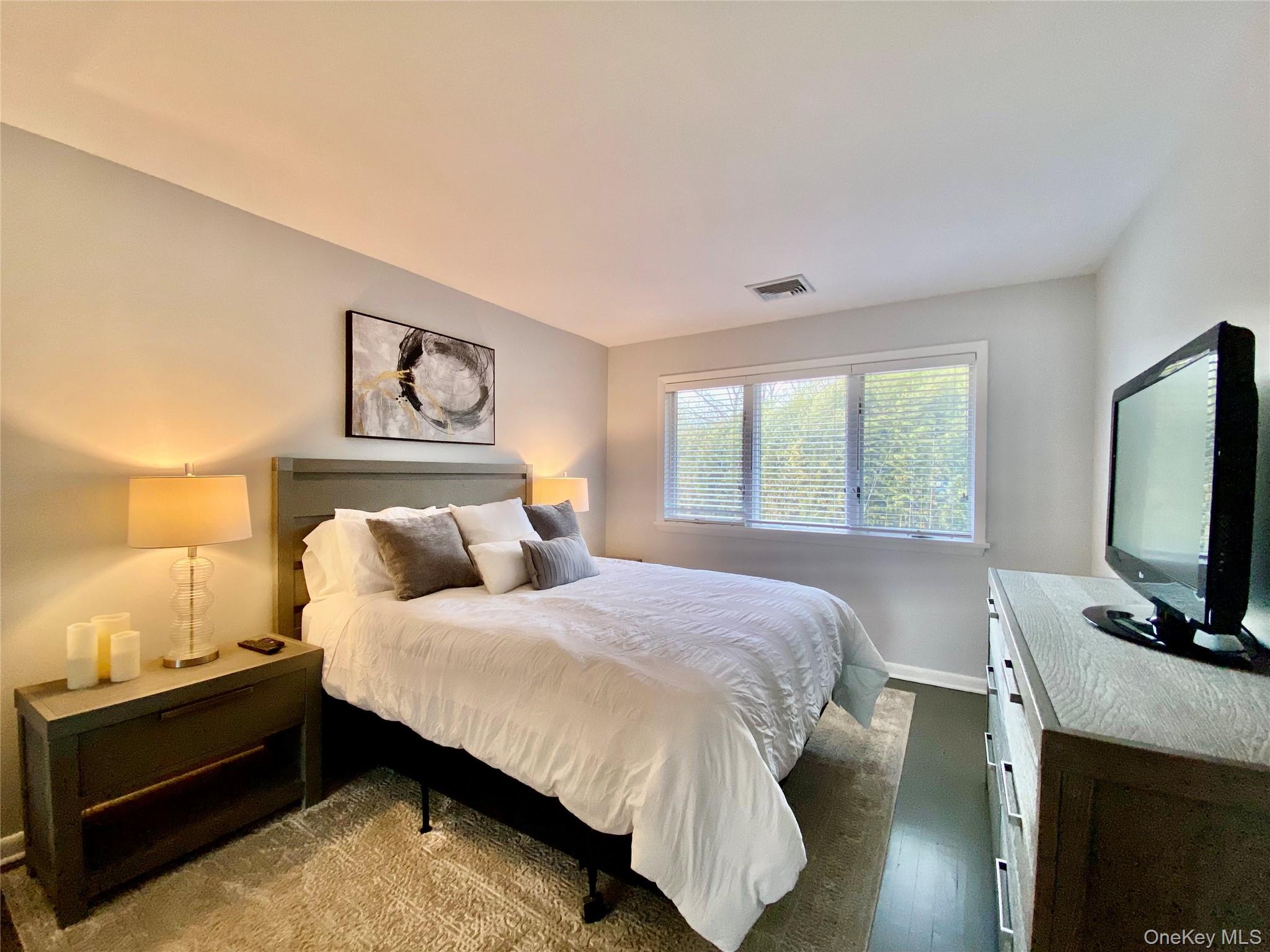 #14 photo, 131 6th Street, Саффолк ‖ Greenport , NY 11944