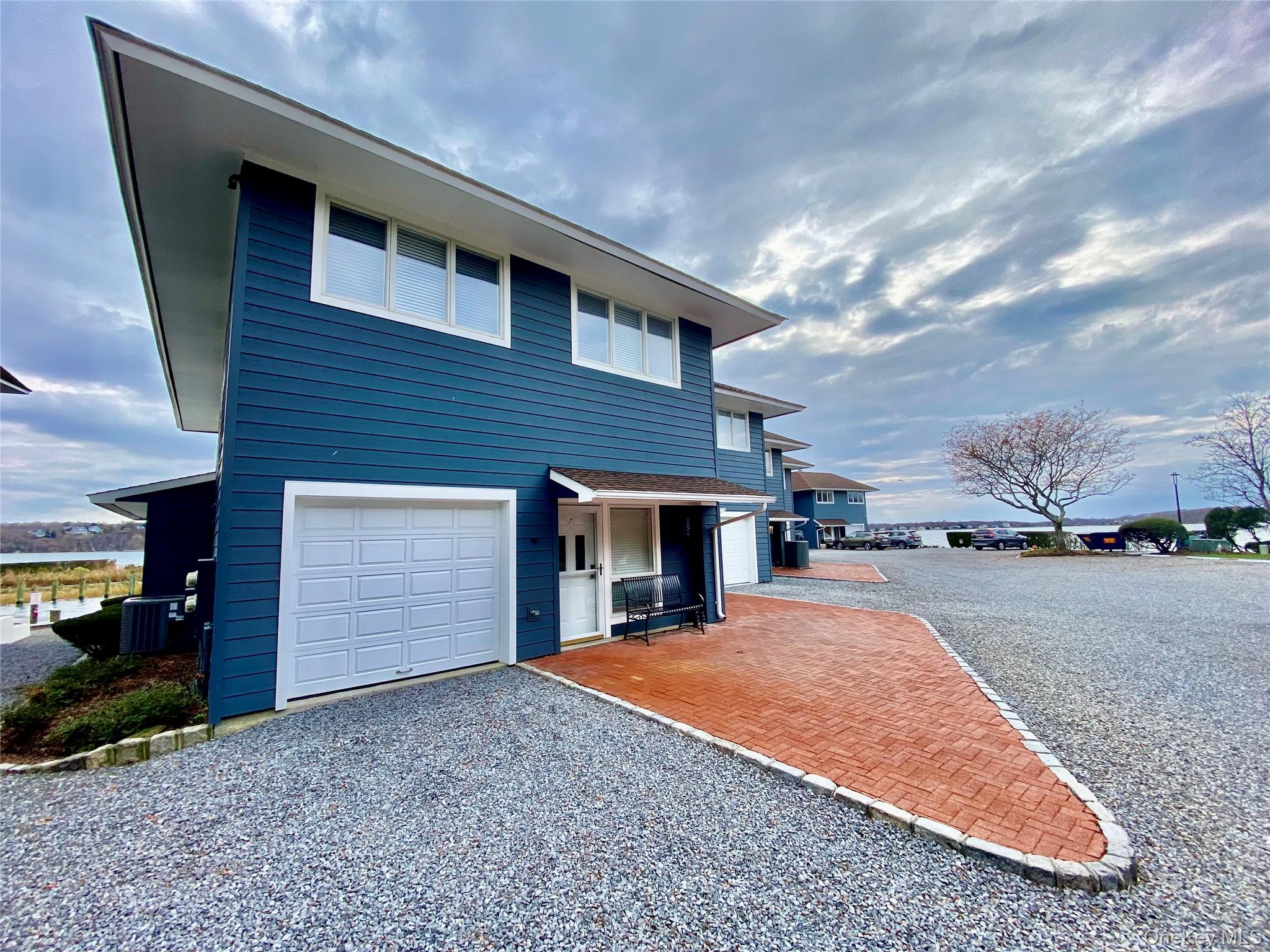 #19 photo, 131 6th Street, Саффолк ‖ Greenport , NY 11944