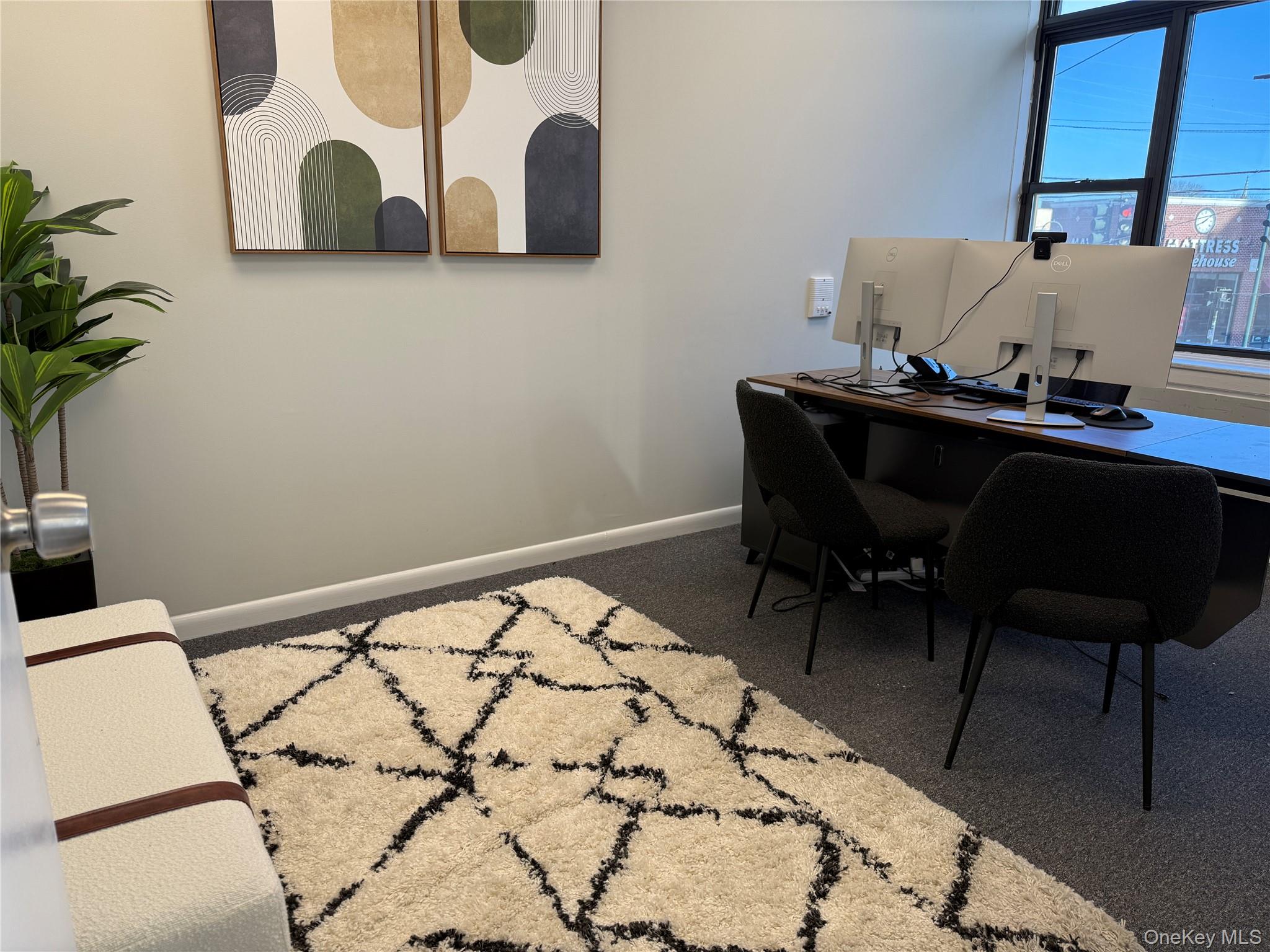 #9 photo, 375 Sunrise Highway, מחוז נסאו Lynbrook , NY 11563