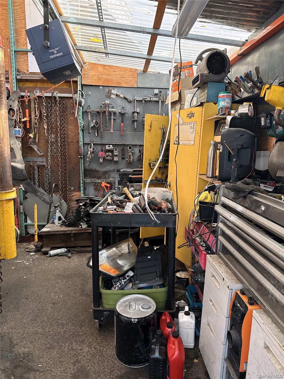 #8 photo, 60-91 60th Street, كوينز Maspeth , NY 11378