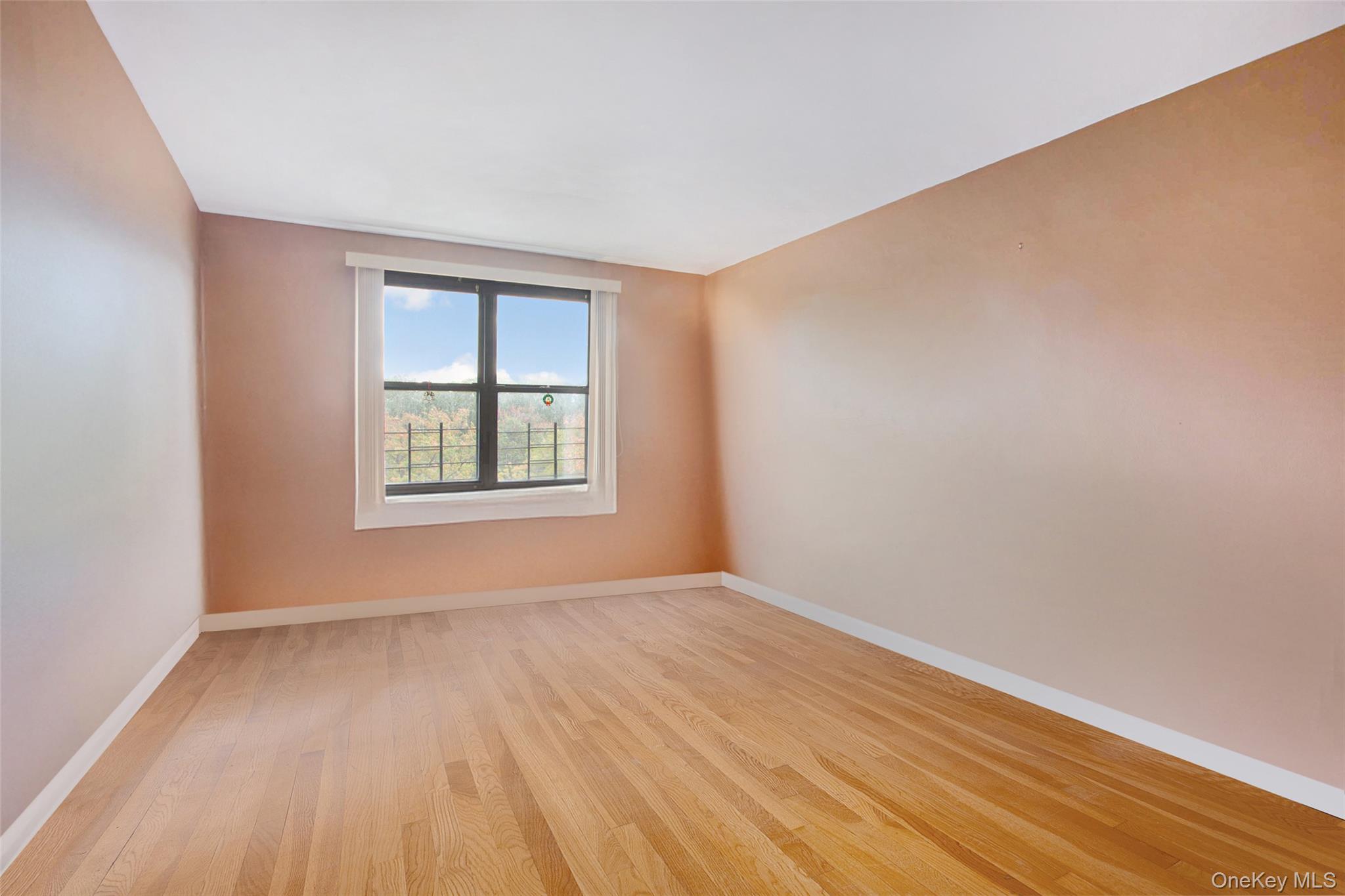 #13 photo, 224-24 Union Turnpike, 뉴욕퀸즈 Oakland Gardens , NY 11364