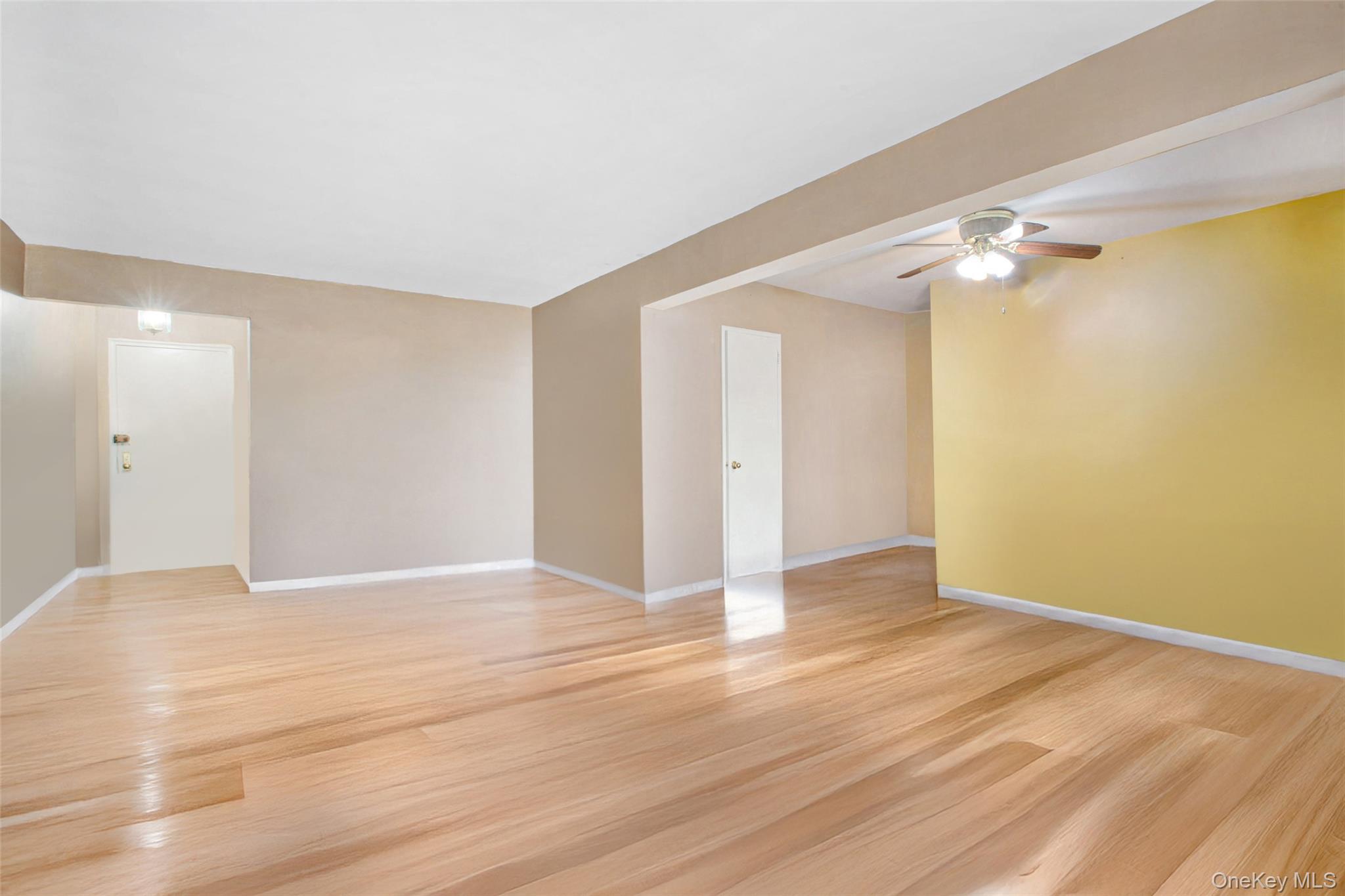 #3 photo, 224-24 Union Turnpike, 뉴욕퀸즈 Oakland Gardens , NY 11364