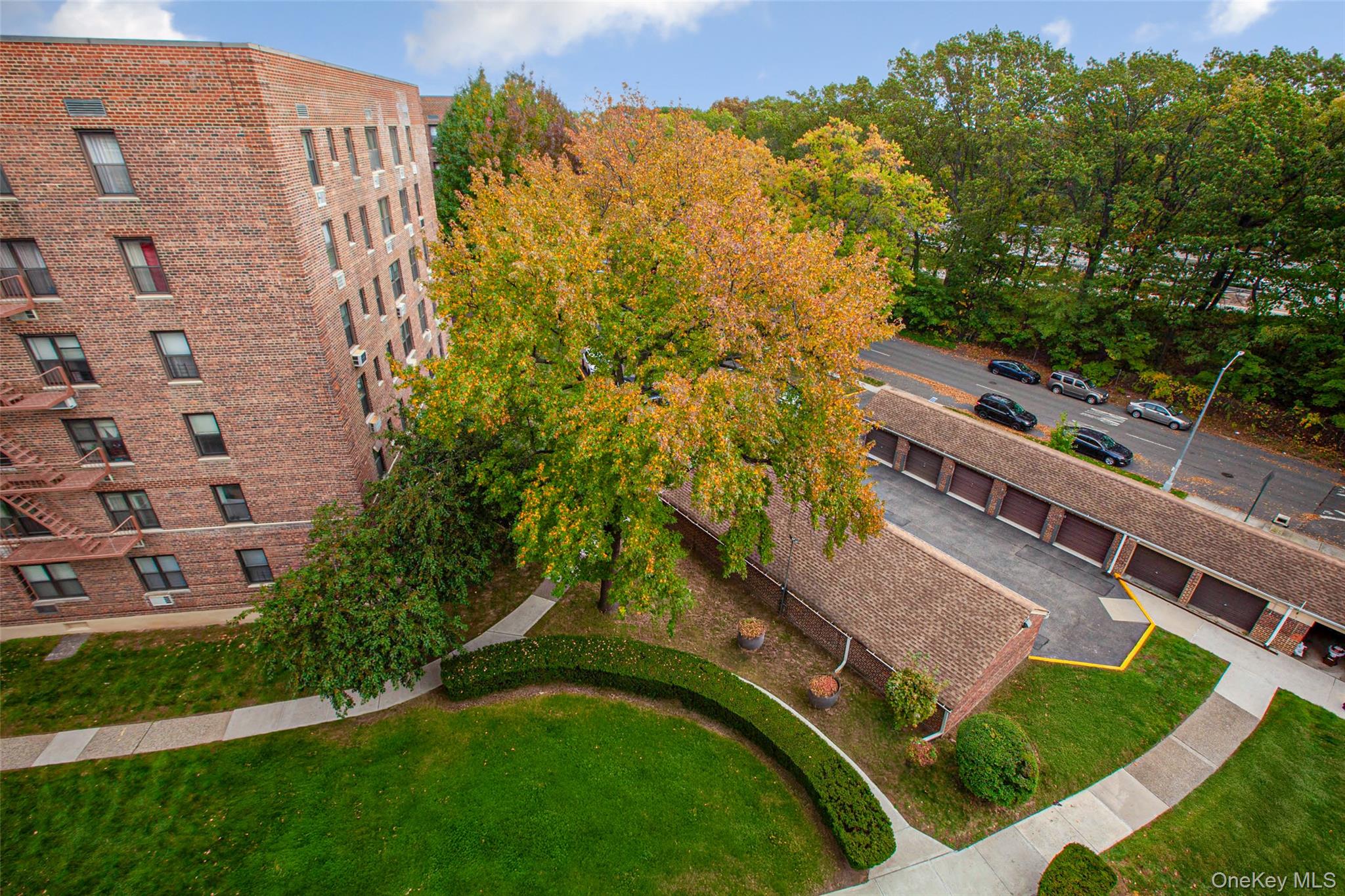 #4 photo, 224-24 Union Turnpike, 뉴욕퀸즈 Oakland Gardens , NY 11364