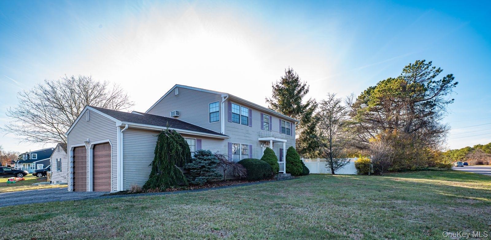 #3 photo, 290 E Woodside Avenue, Patchogue , NY 11772