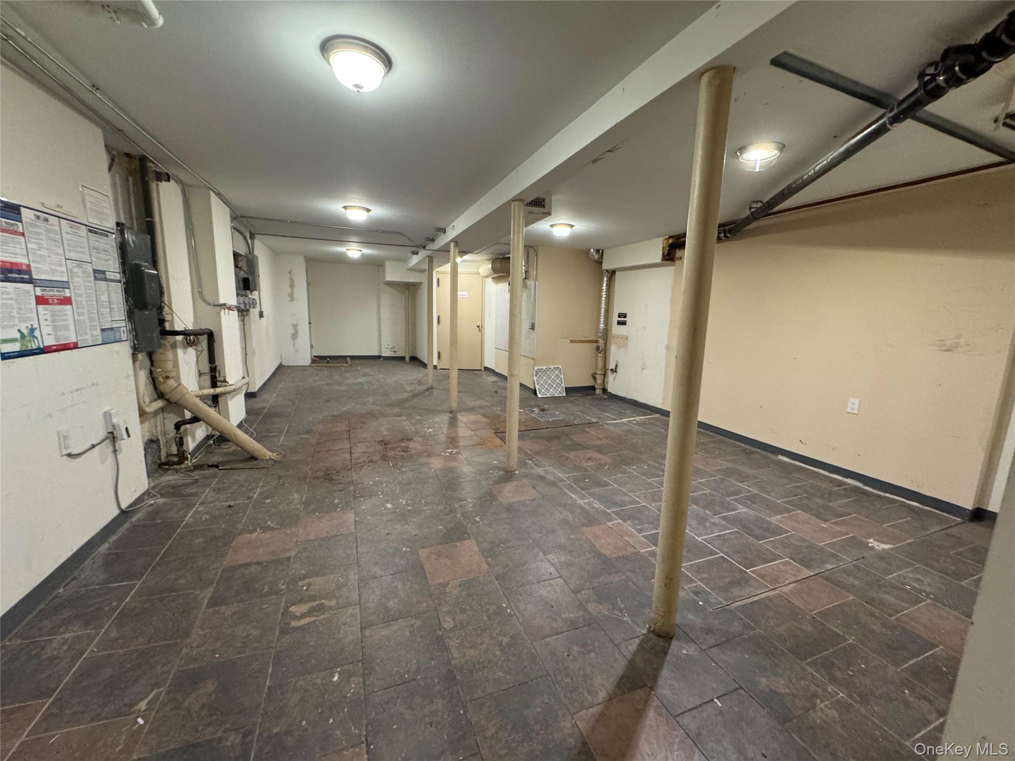 #12 photo, 4153 53rd Street, Куинс ‖ Woodside , NY 11377