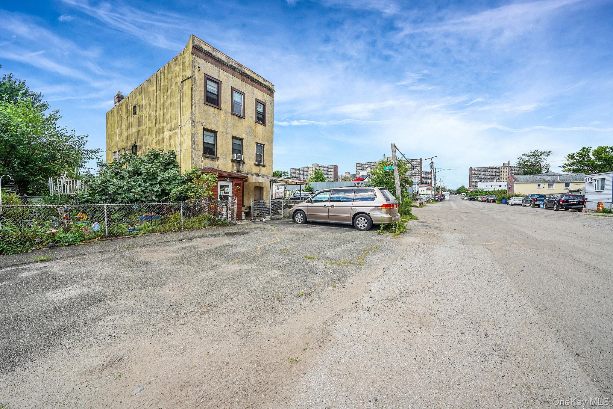 #2 photo, 7602 Blake Avenue, 뉴욕퀸즈 Howard Beach , NY 11414