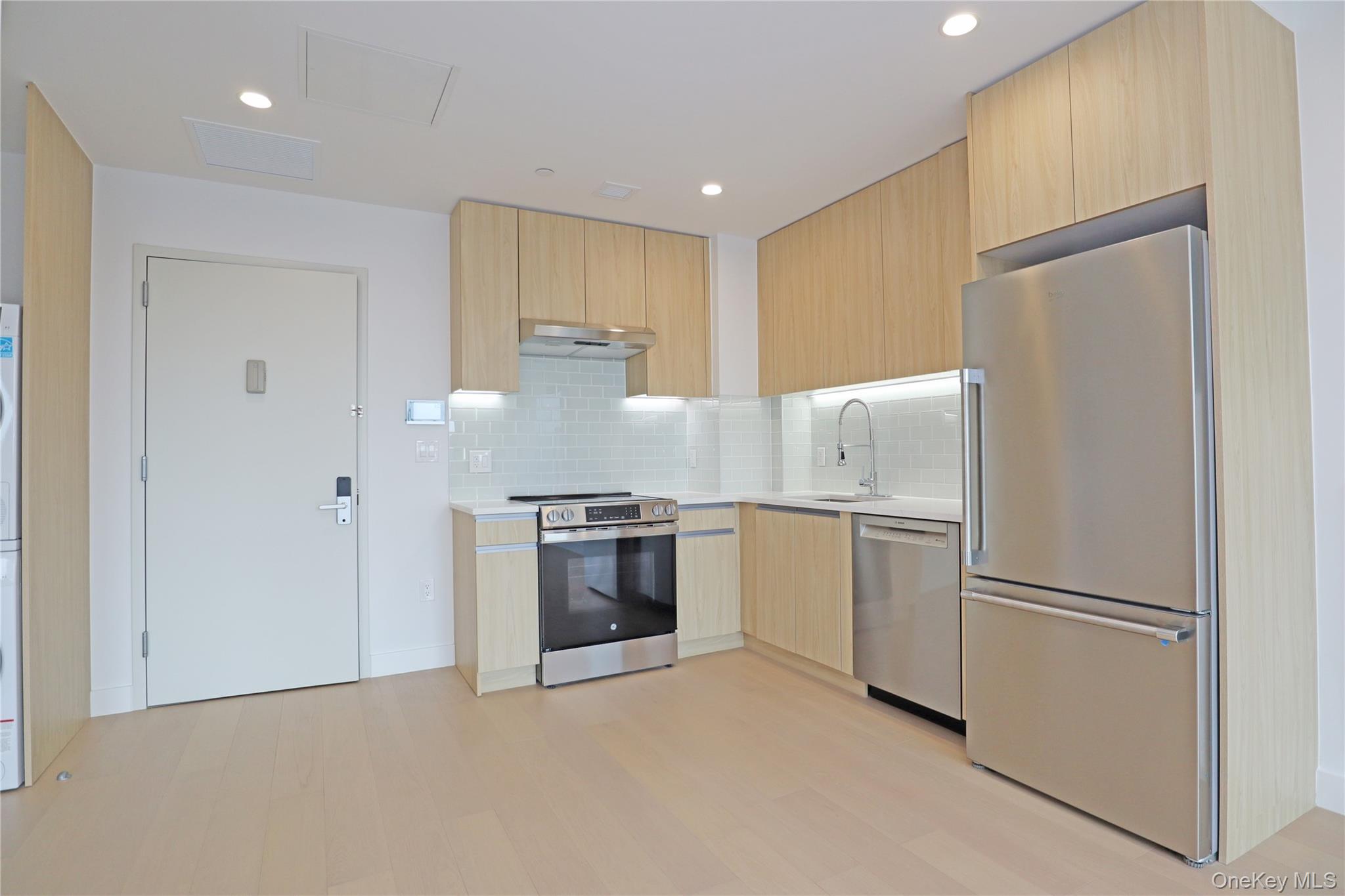 #10 photo, 15002 Northern Boulevard, Flushing , NY 11354