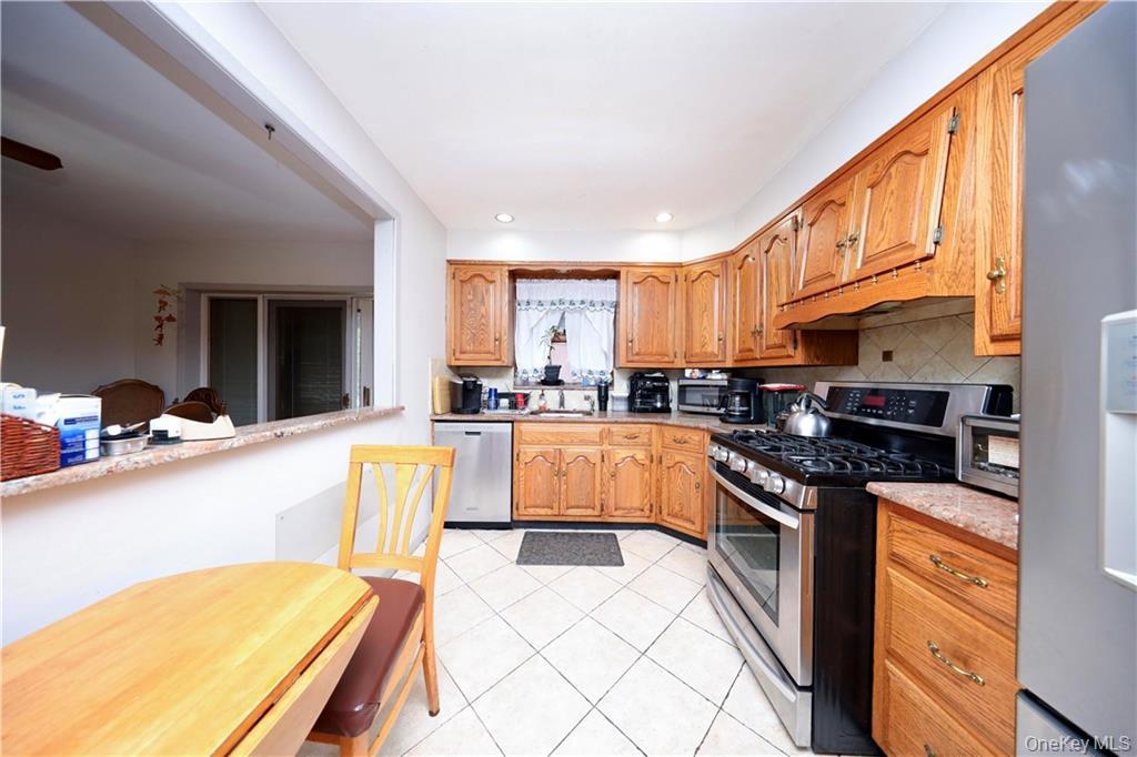 #5 photo, 1296 E 54th Street, Brooklyn , NY 11234