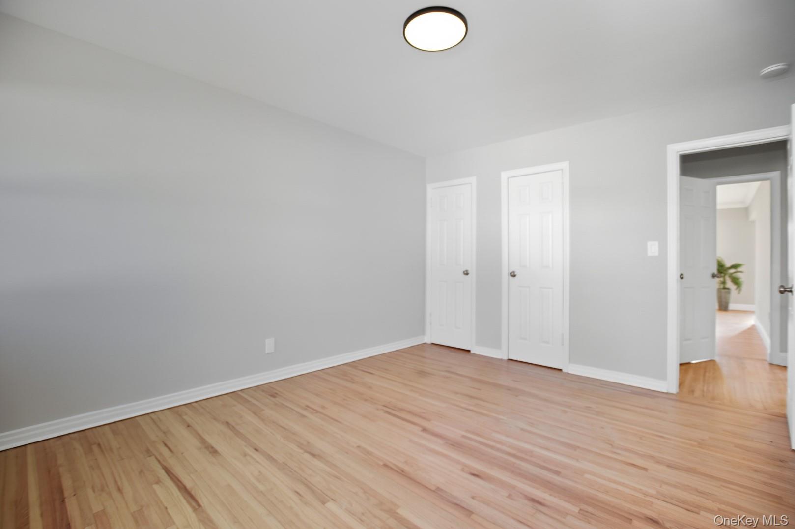 #19 photo, 57 Remson Street, नासाउ काउंटी Valley Stream , NY 11580