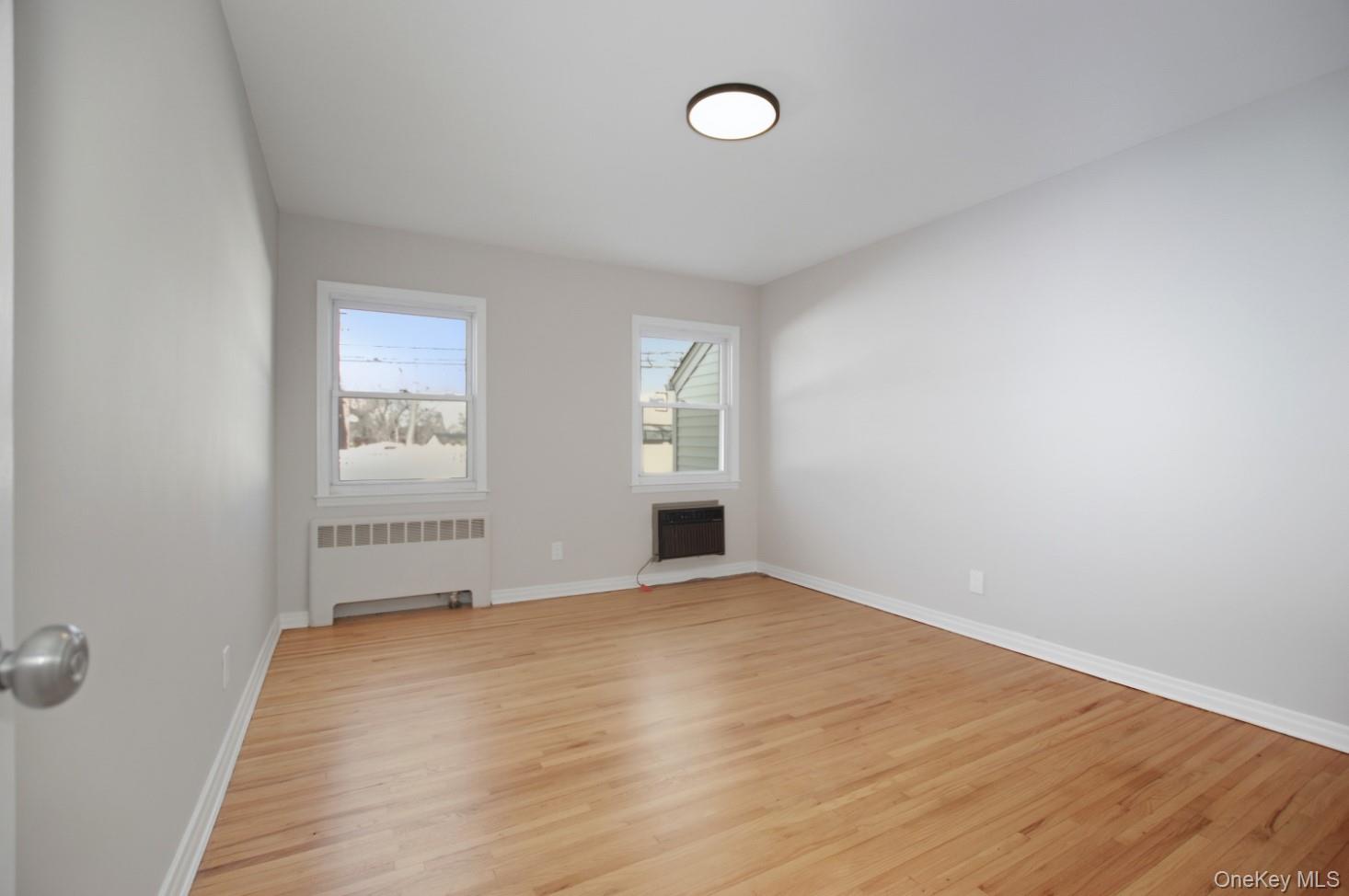 #20 photo, 57 Remson Street, नासाउ काउंटी Valley Stream , NY 11580