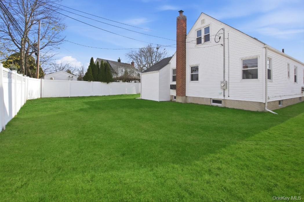 #3 photo, 57 Remson Street, नासाउ काउंटी Valley Stream , NY 11580