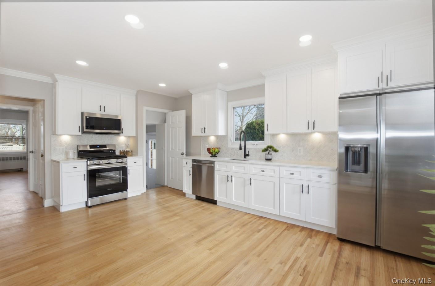 #7 photo, 57 Remson Street, नासाउ काउंटी Valley Stream , NY 11580