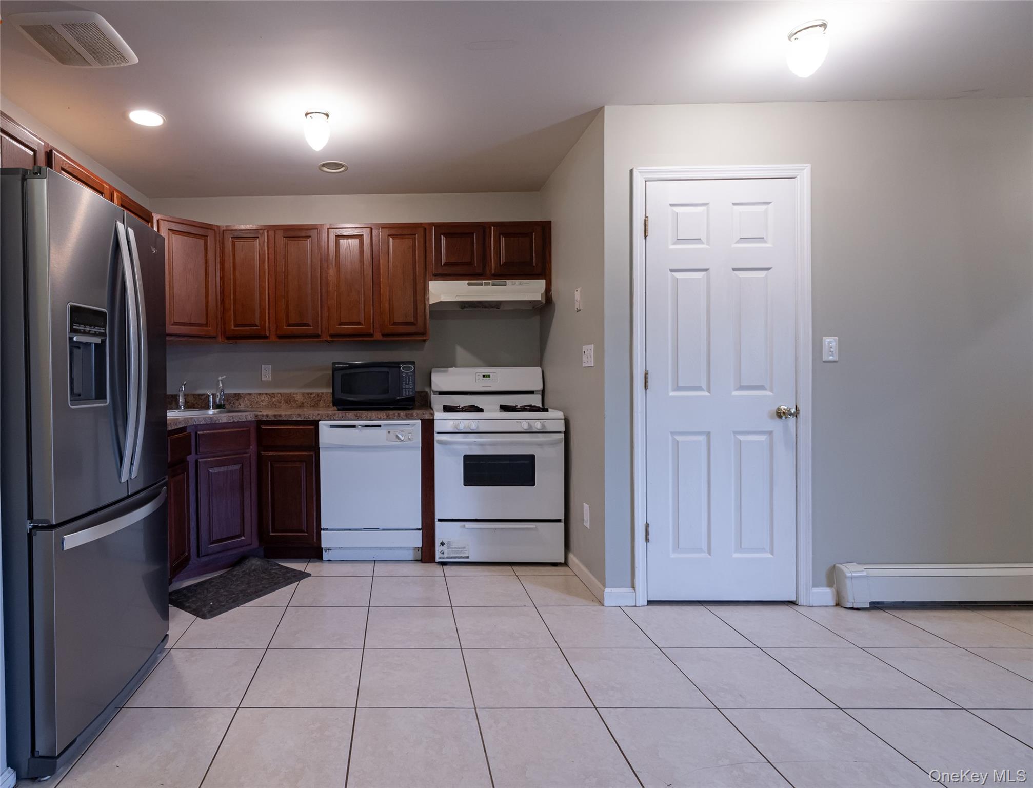 #4 photo, 6221 Almeda Avenue, Куинс ‖ Arverne , NY 11692