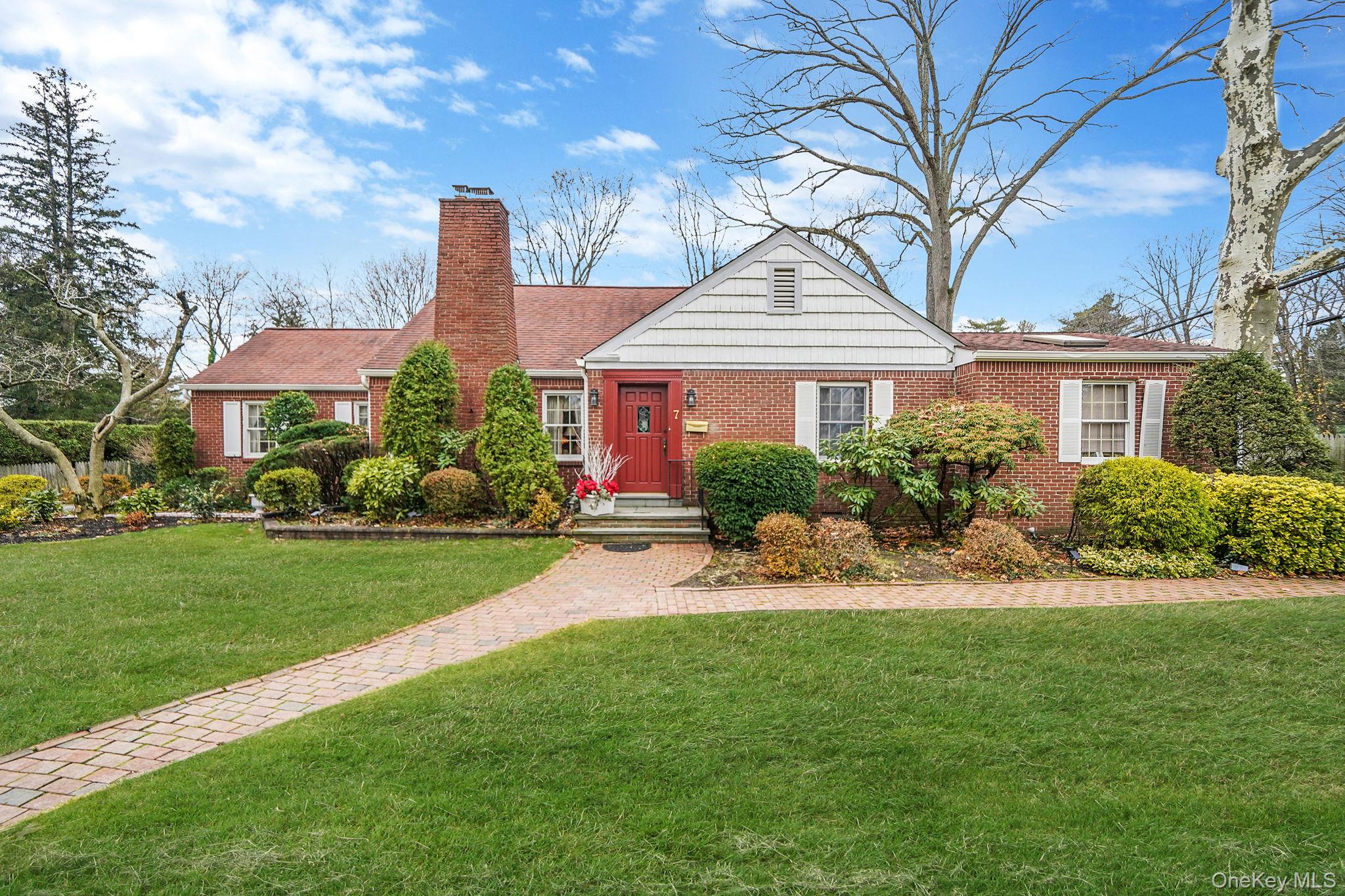 #1 photo, 7 Rugby Road, नासाउ काउंटी Westbury , NY 11590