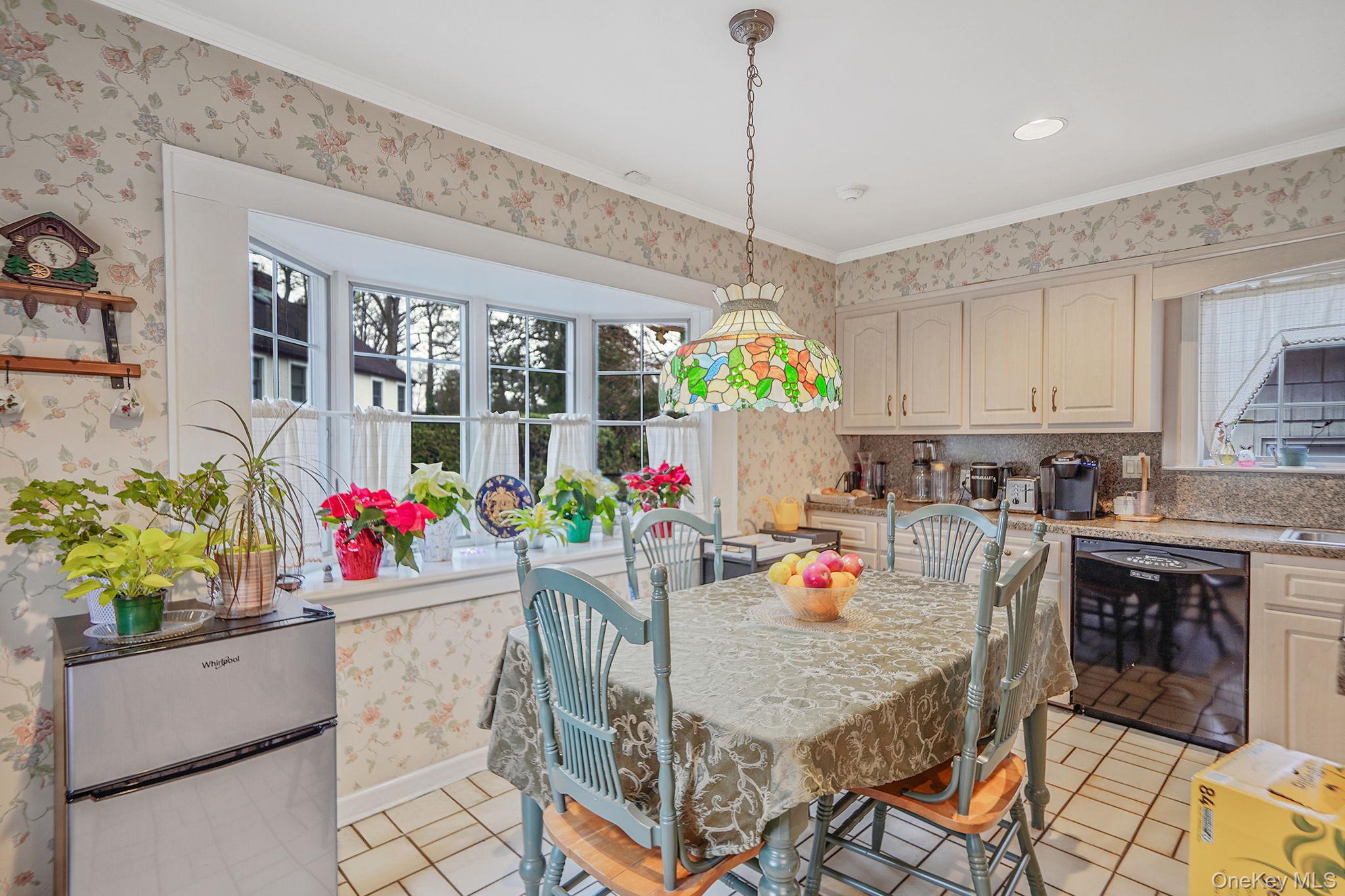 #11 photo, 7 Rugby Road, नासाउ काउंटी Westbury , NY 11590