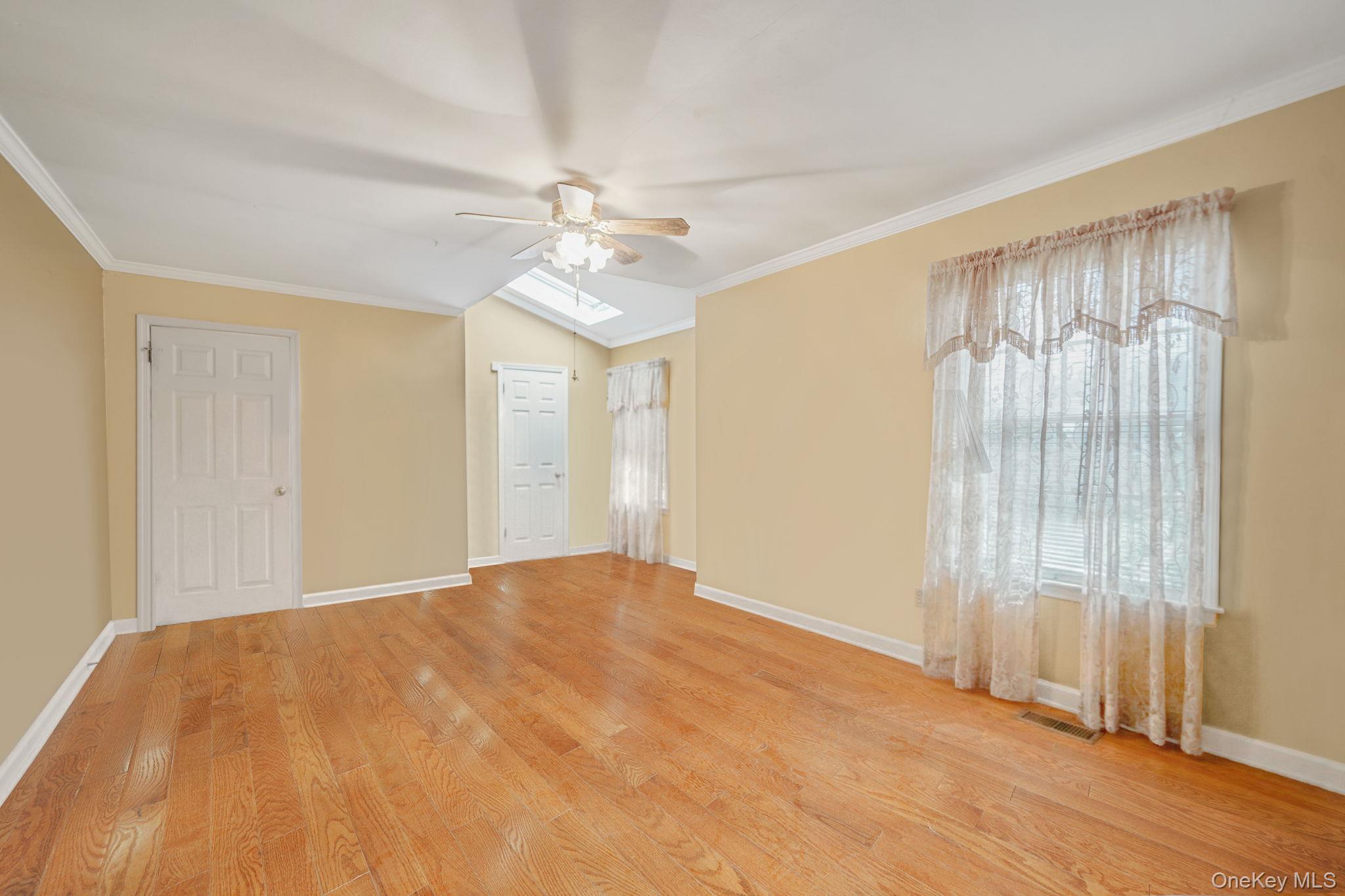 #18 photo, 7 Rugby Road, नासाउ काउंटी Westbury , NY 11590