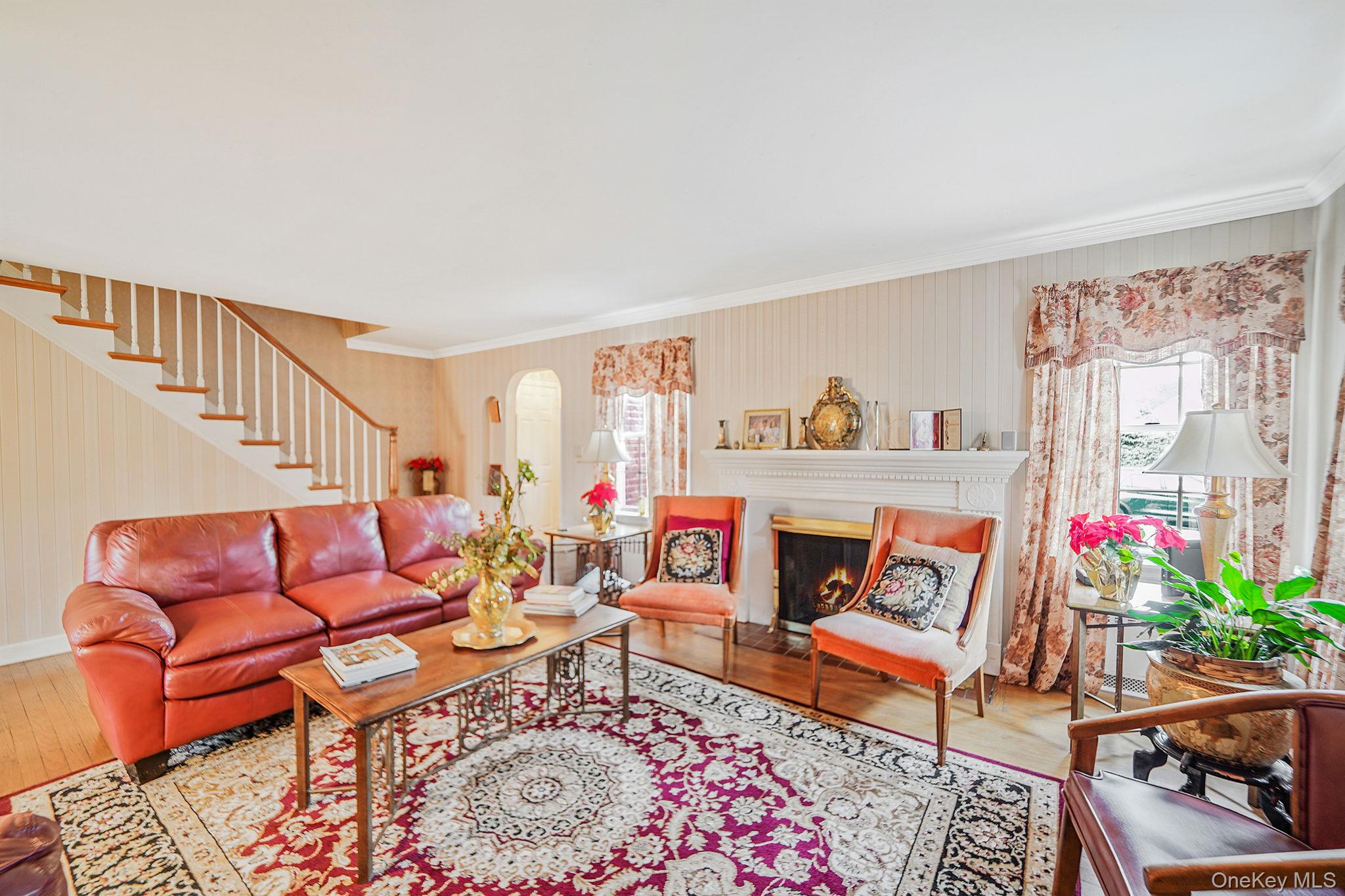 #2 photo, 7 Rugby Road, नासाउ काउंटी Westbury , NY 11590