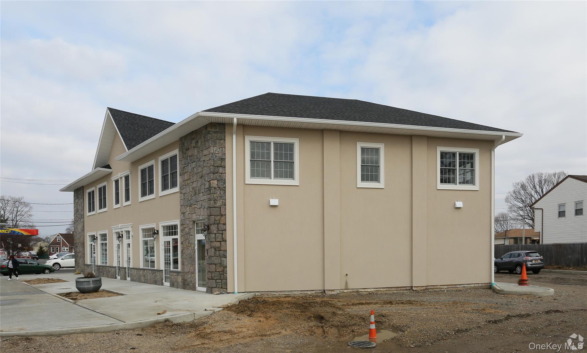 #4 photo, 1025-1033 Little East Neck Rd Road, West Babylon , NY 11704