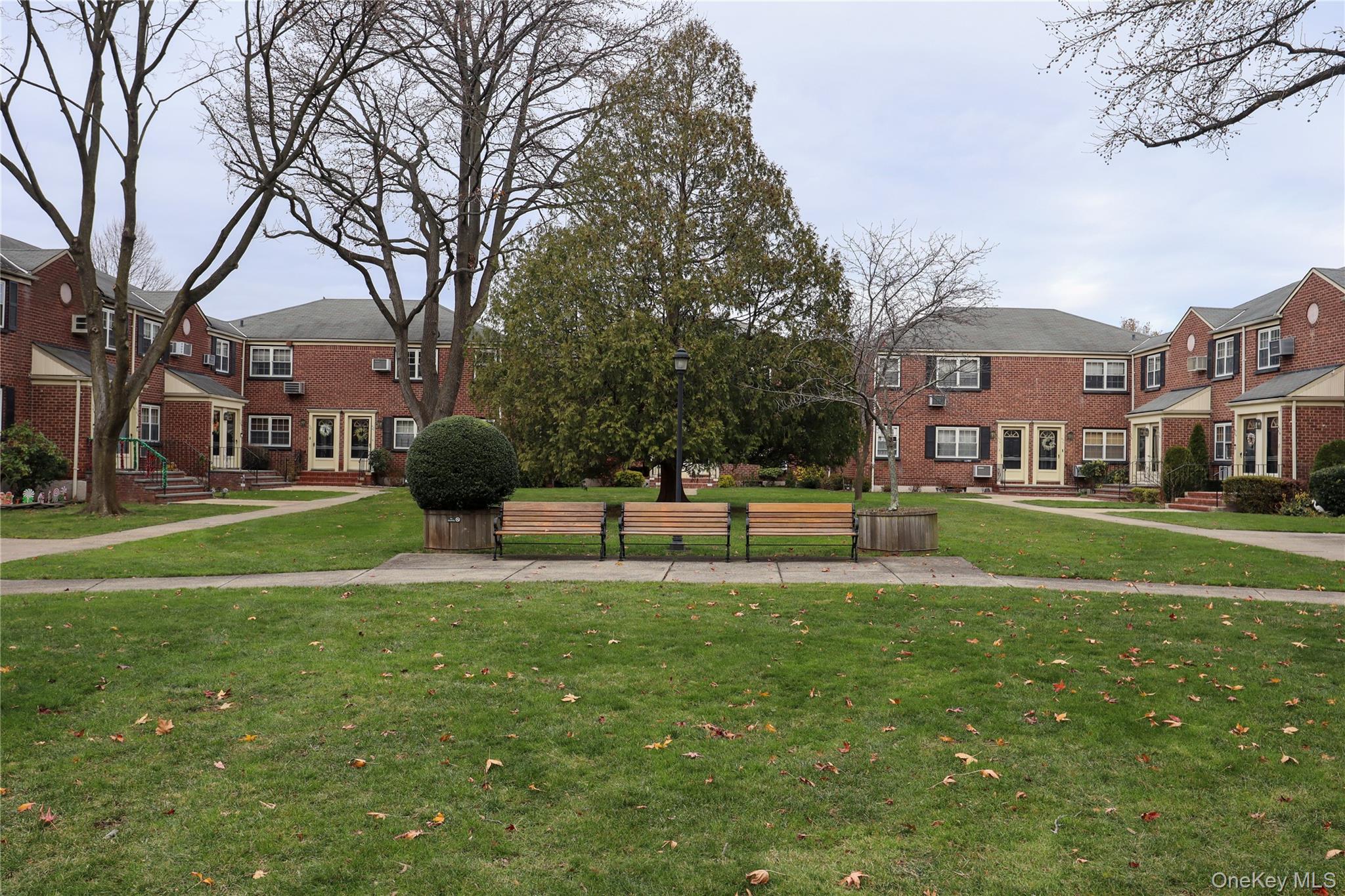 #2 photo, 211-07A 73rd Avenue, Куинс ‖ Bayside , NY 11364