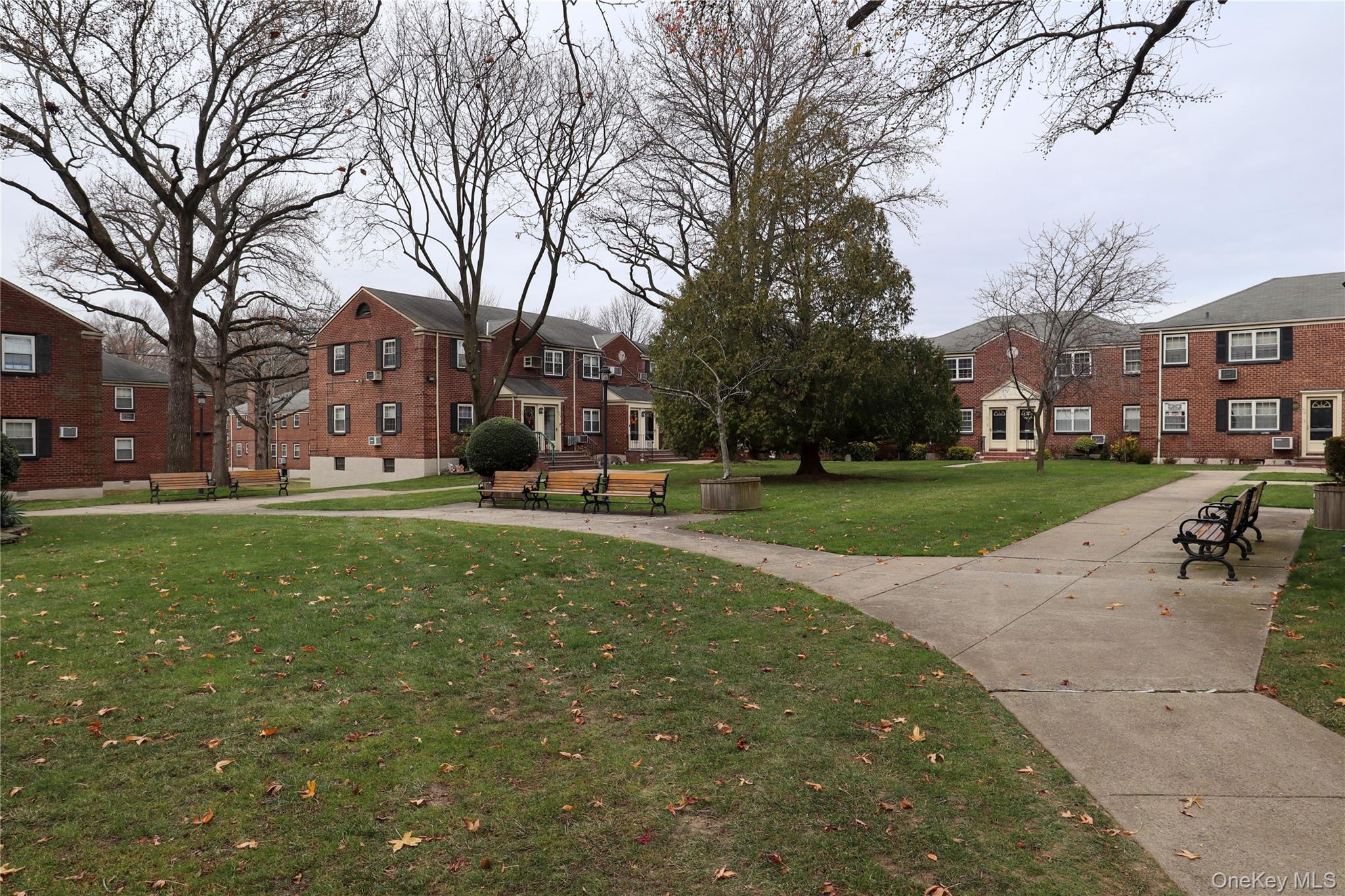 #3 photo, 211-07A 73rd Avenue, Куинс ‖ Bayside , NY 11364