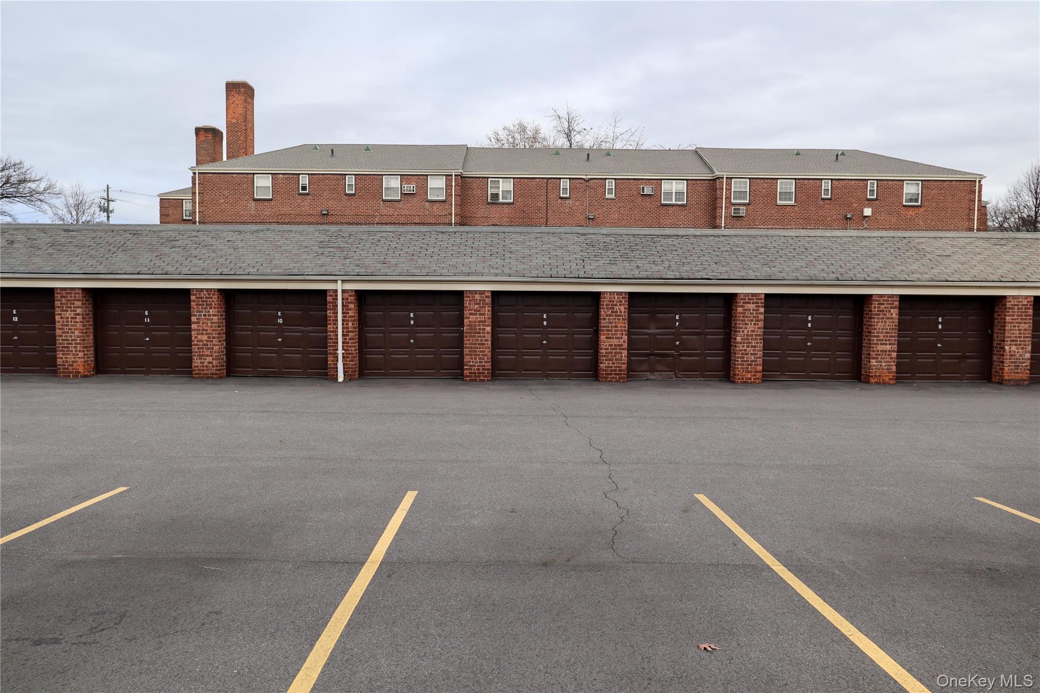 #4 photo, 211-07A 73rd Avenue, Куинс ‖ Bayside , NY 11364