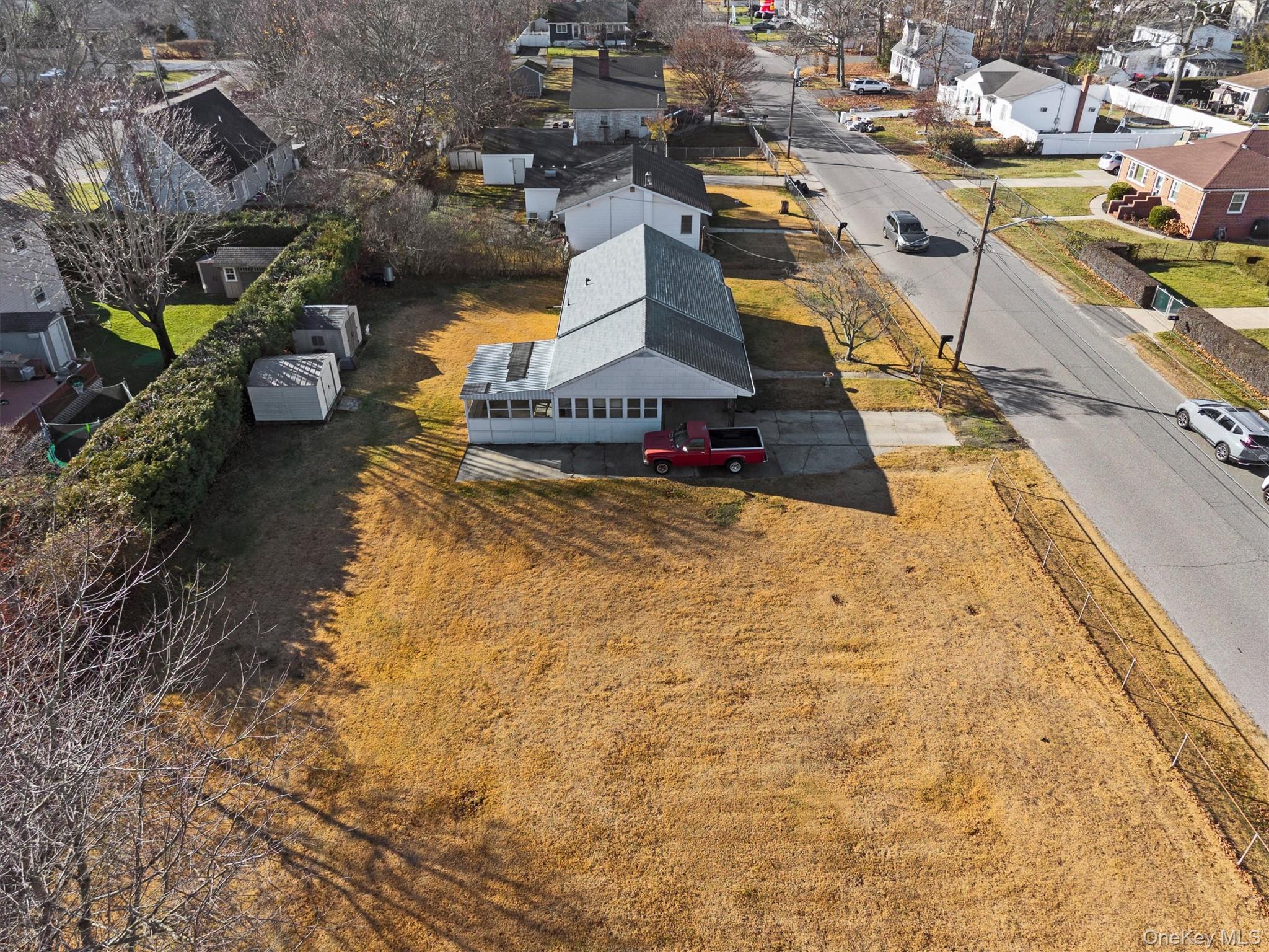 #2 photo, 32 Flintlock Drive, Shirley , NY 11967