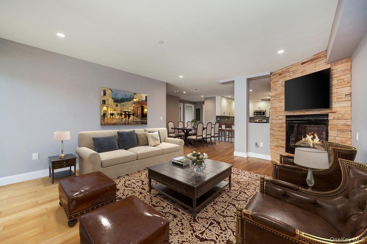 #5 photo, 661 W Broadway, Long Beach , NY 11561