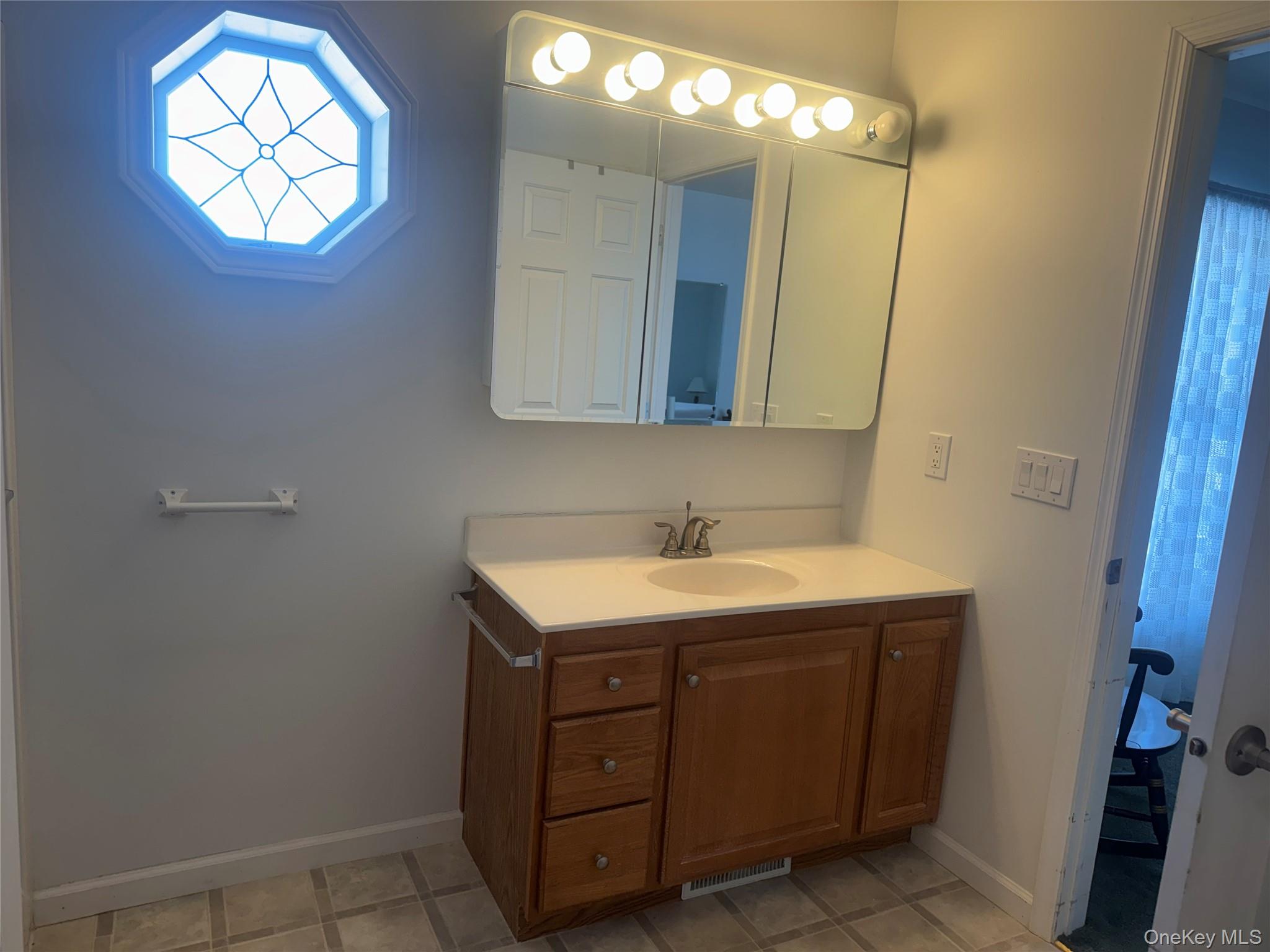 #14 photo, 1407 Middle Road, سوفولك Calverton , NY 11933