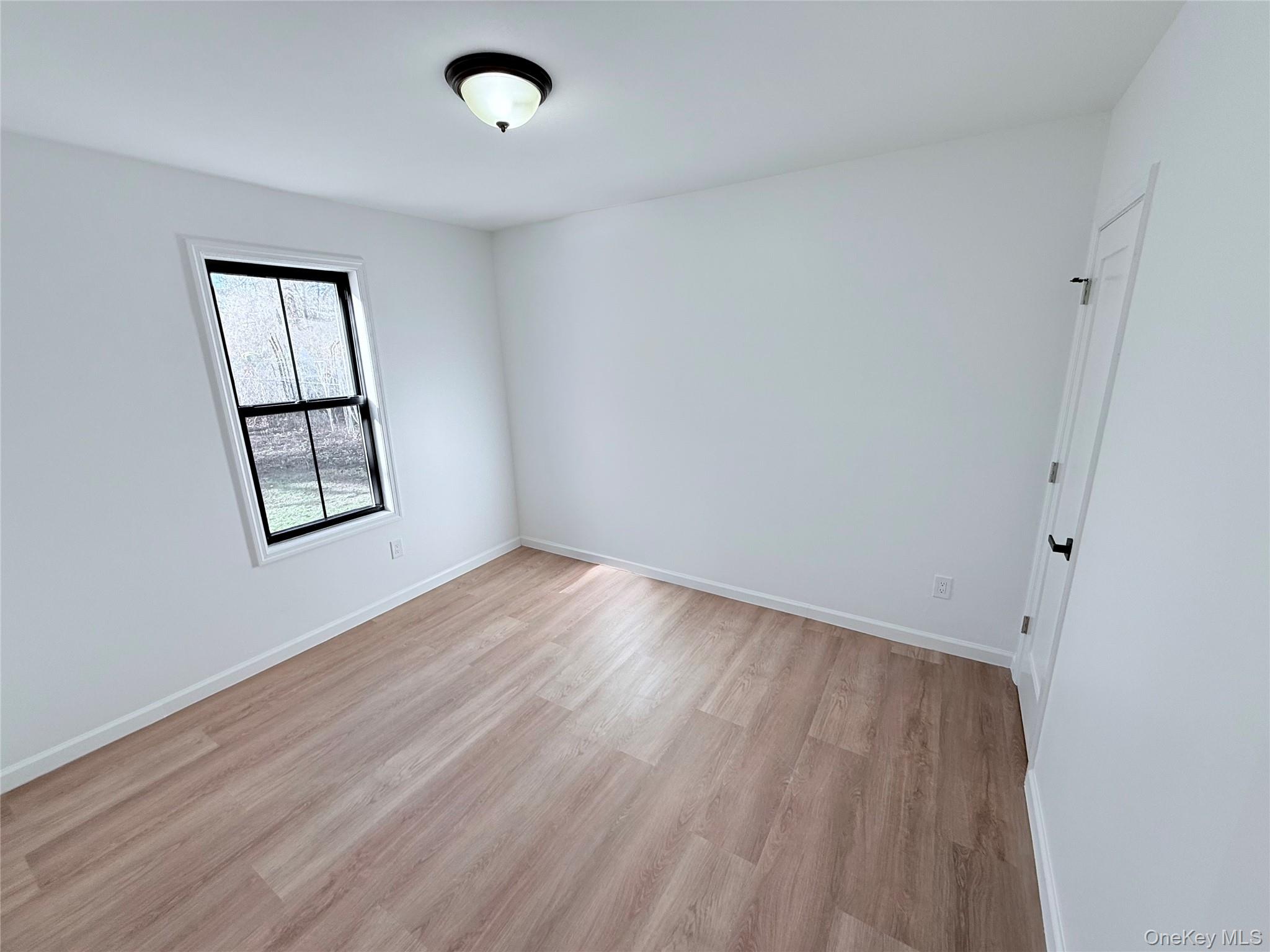 #5 photo, 89 Oak Avenue, Shirley , NY 11967