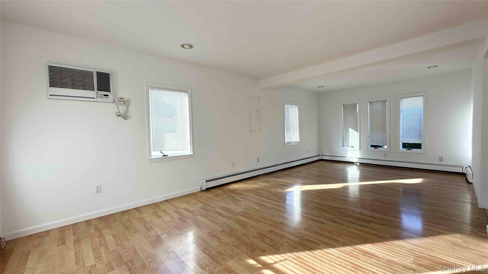 #4 photo, 34 Marksman Lane, Levittown , NY 11756