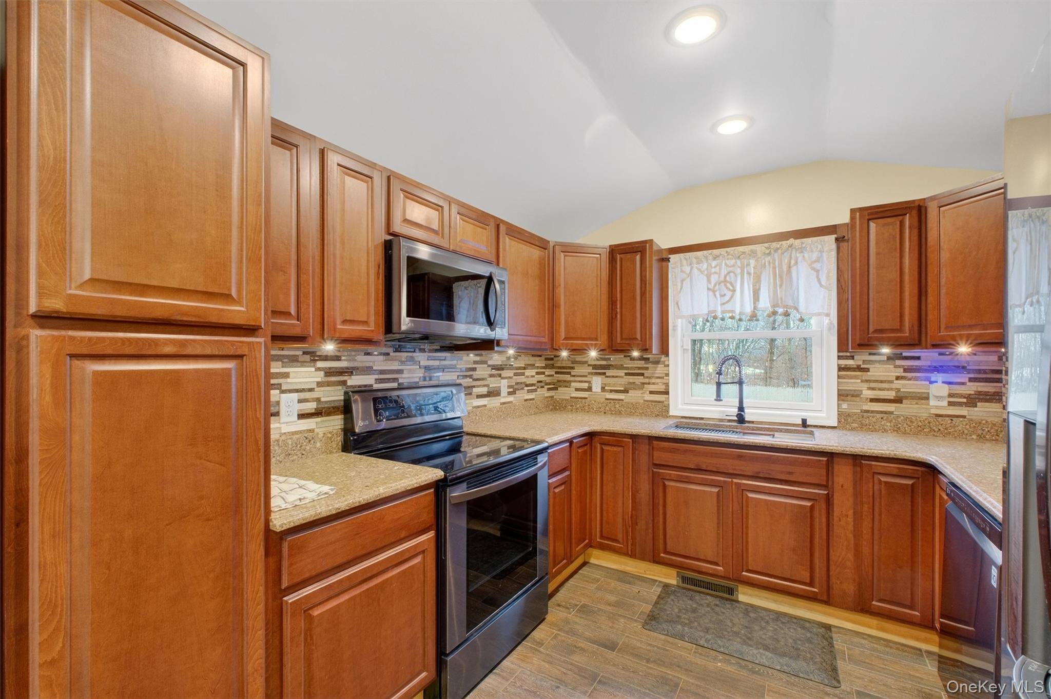 #13 photo, 173 N Grand Avenue, Poughkeepsie , NY 12603