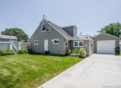 #13 photo, 2 Fairfield Road, Massapequa , NY 11758