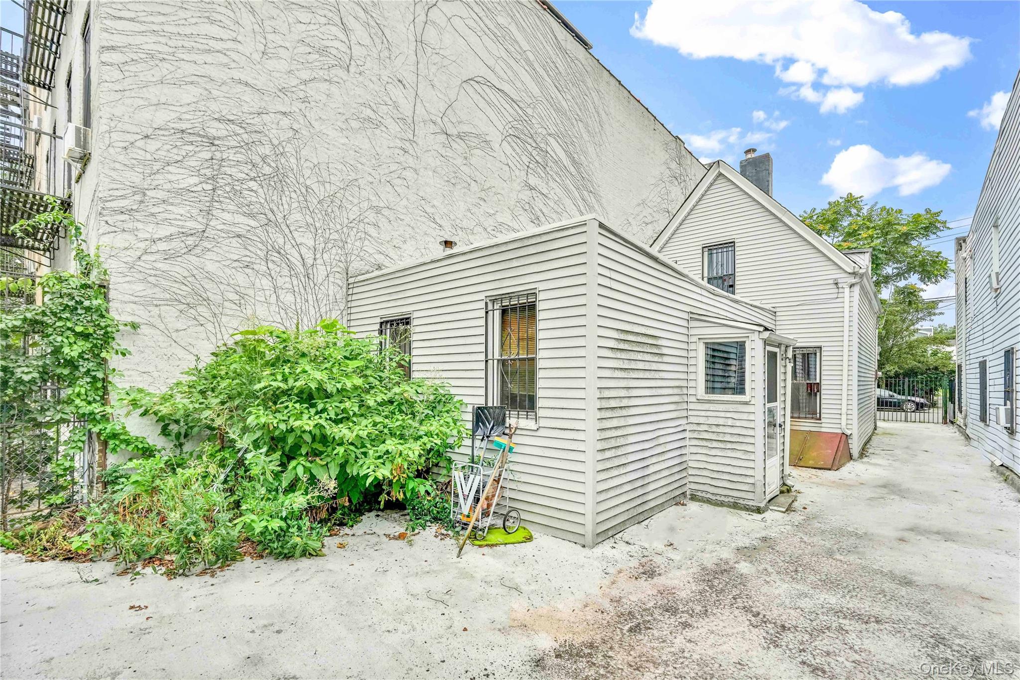 #16 photo, 207 Bradford Street, Brooklyn , NY 11207