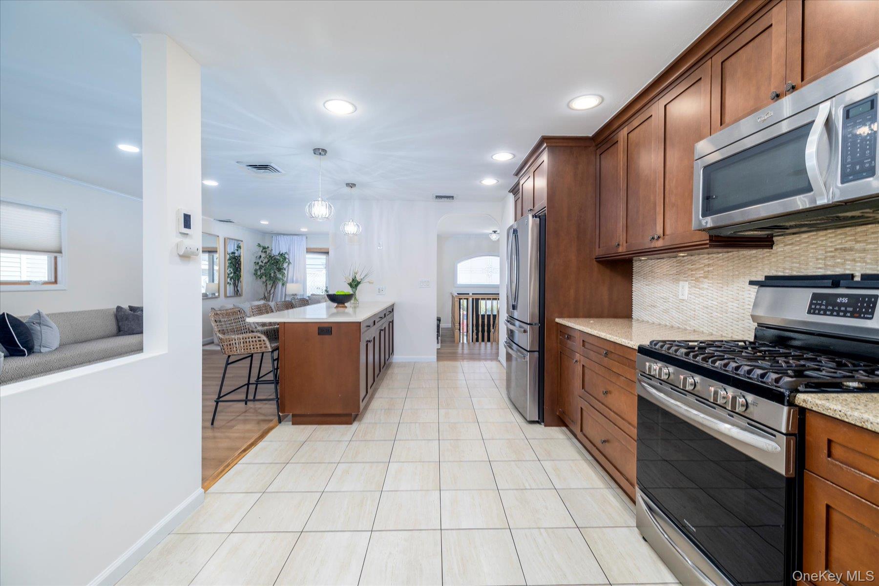 #10 photo, 2970 Bond Drive, Merrick , NY 11566